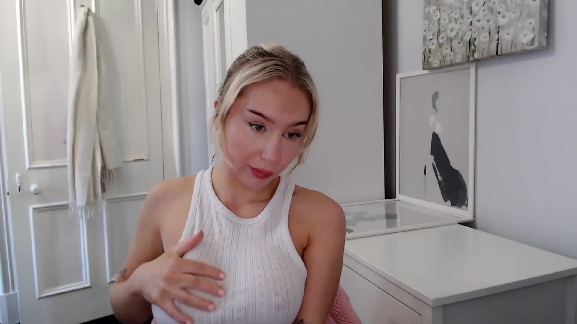 Gallery image thumbnail from British_Cutie's myfreecams stream on, 03/24/2025, 10:57 image 4 of 20