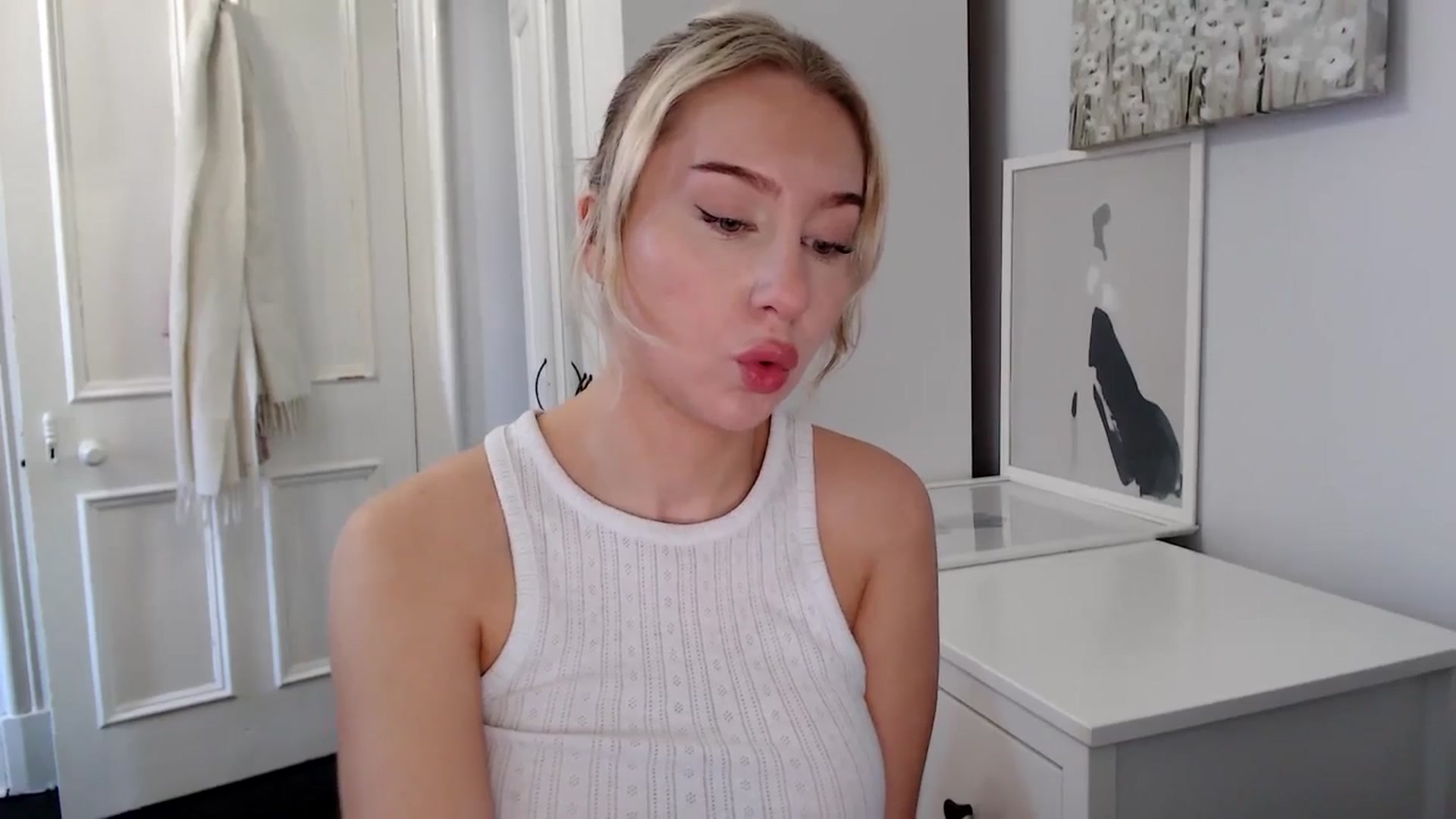Gallery image thumbnail from British_Cutie's myfreecams stream on, 03/24/2025, 10:57 image 5 of 20