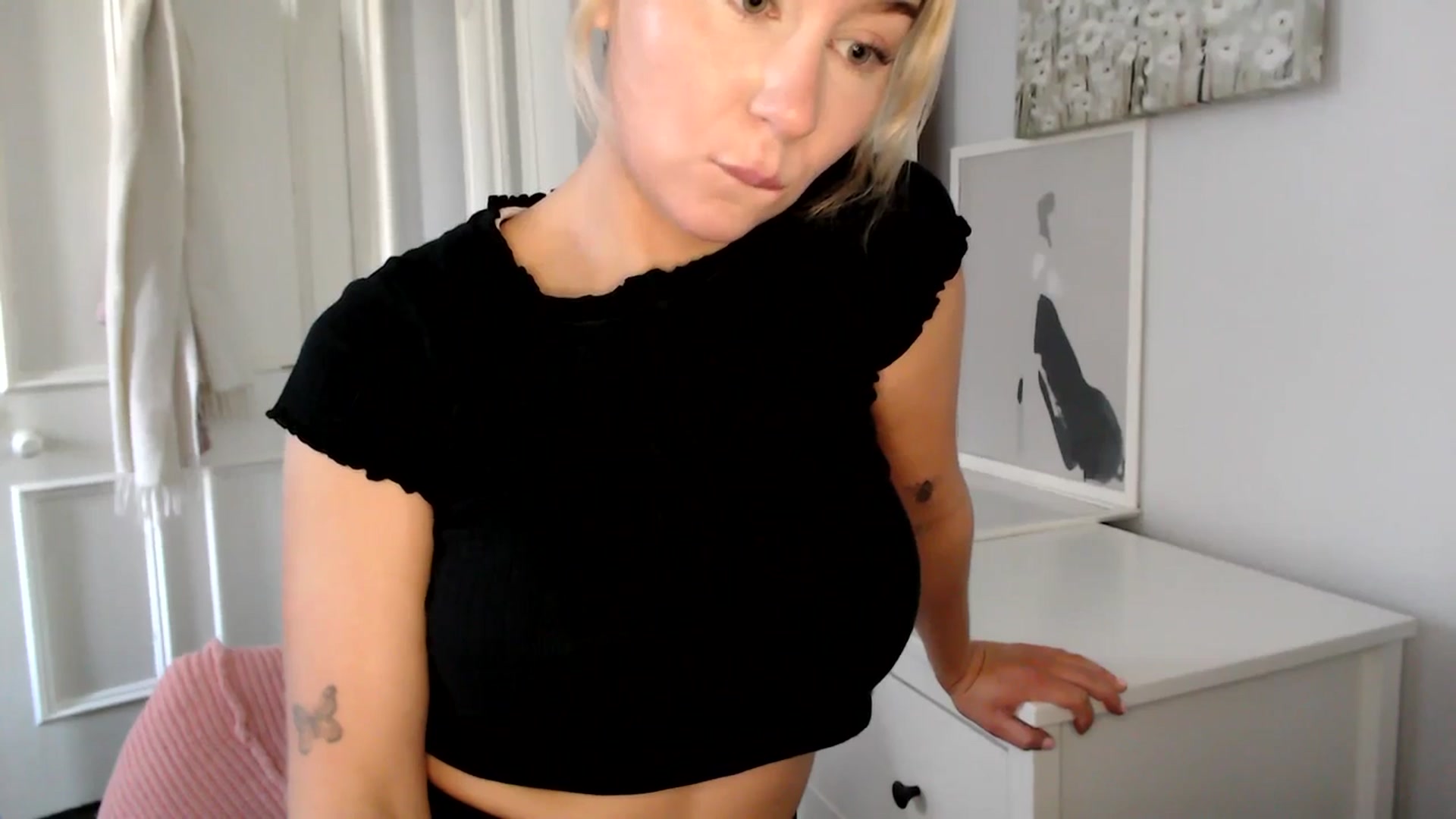 Gallery image thumbnail from British_Cutie's myfreecams stream on, 03/24/2025, 11:30 image 13 of 20