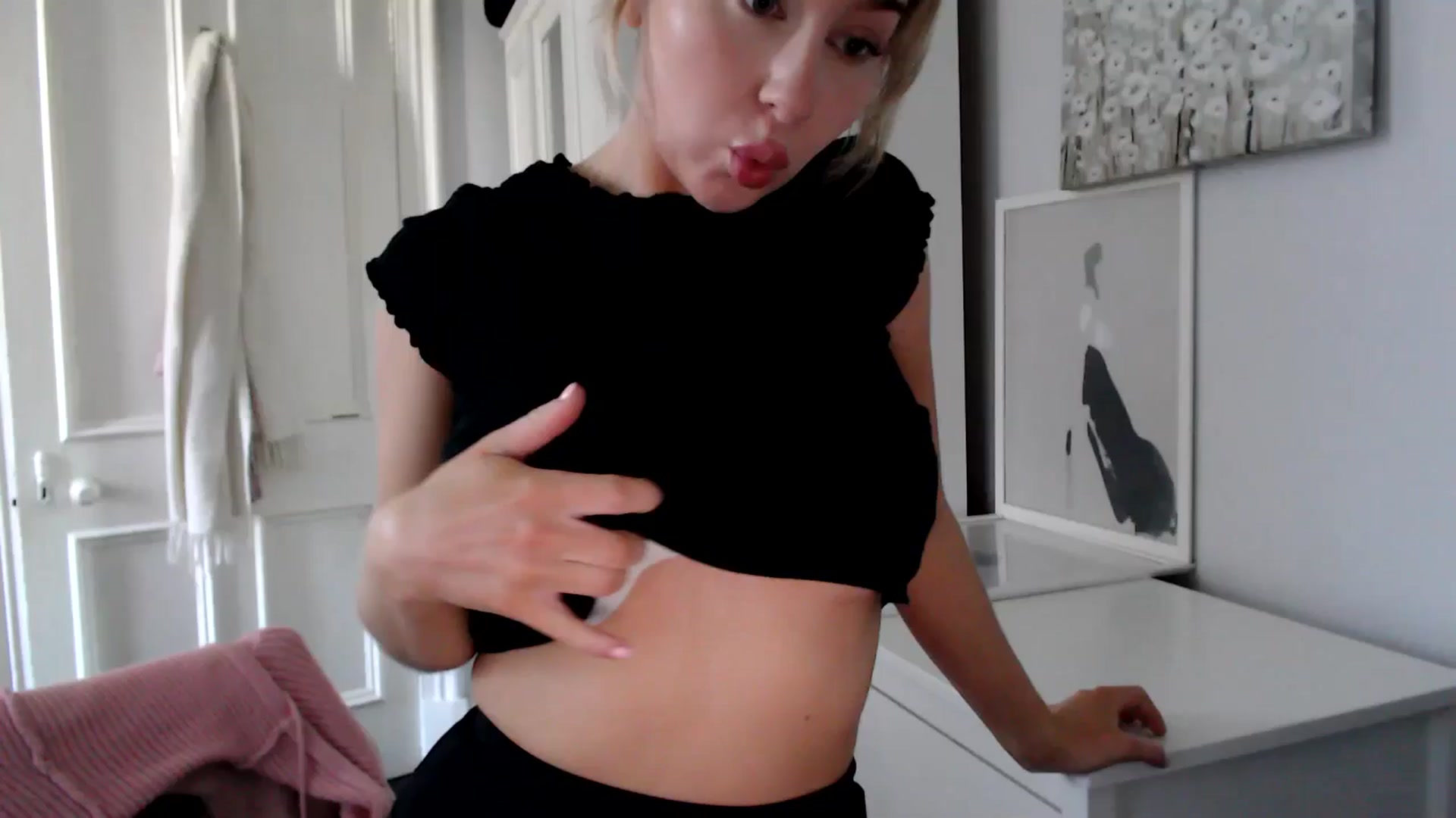 Gallery image thumbnail from British_Cutie's myfreecams stream on, 03/24/2025, 11:30 image 4 of 20