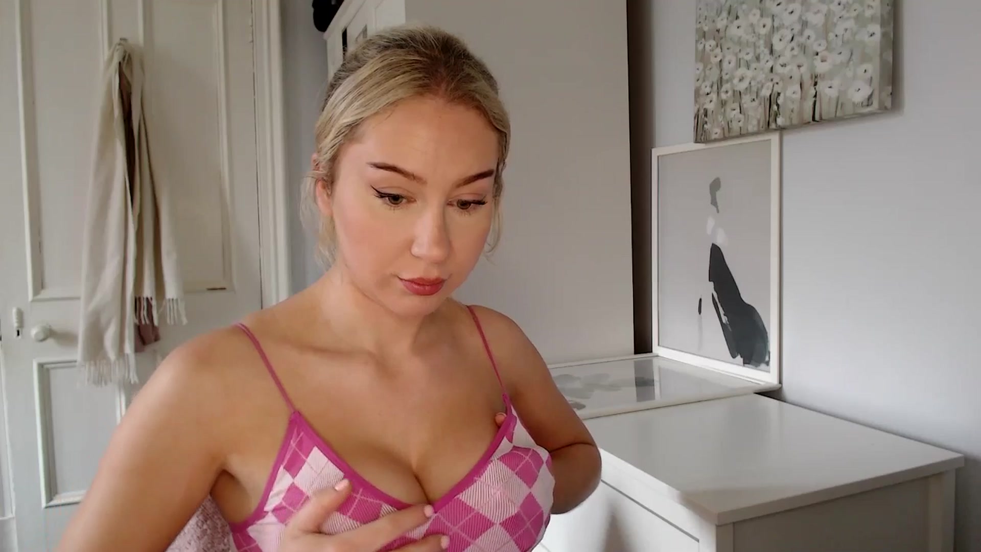Gallery image thumbnail from British_Cutie's myfreecams stream on, 03/26/2025, 10:15 image 3 of 20