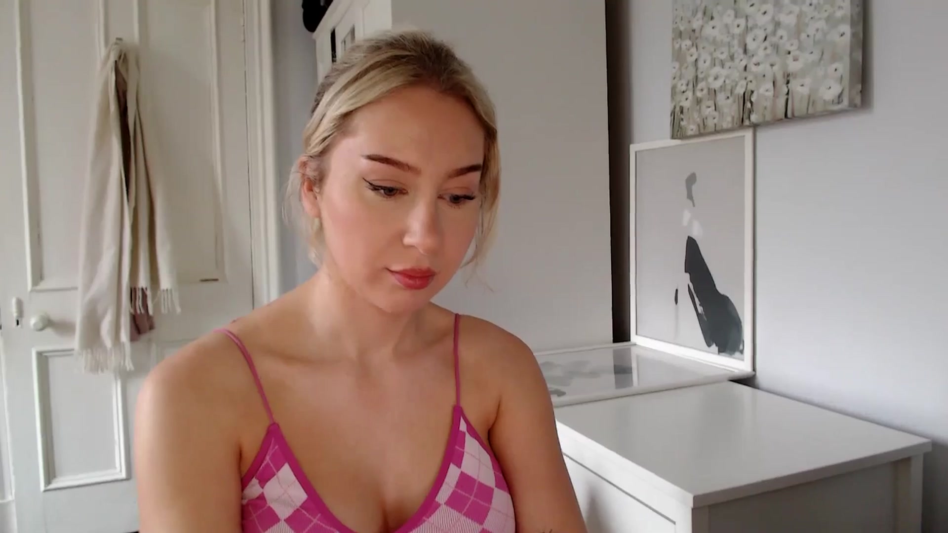 Gallery image thumbnail from British_Cutie's myfreecams stream on, 03/26/2025, 10:15 image 5 of 20