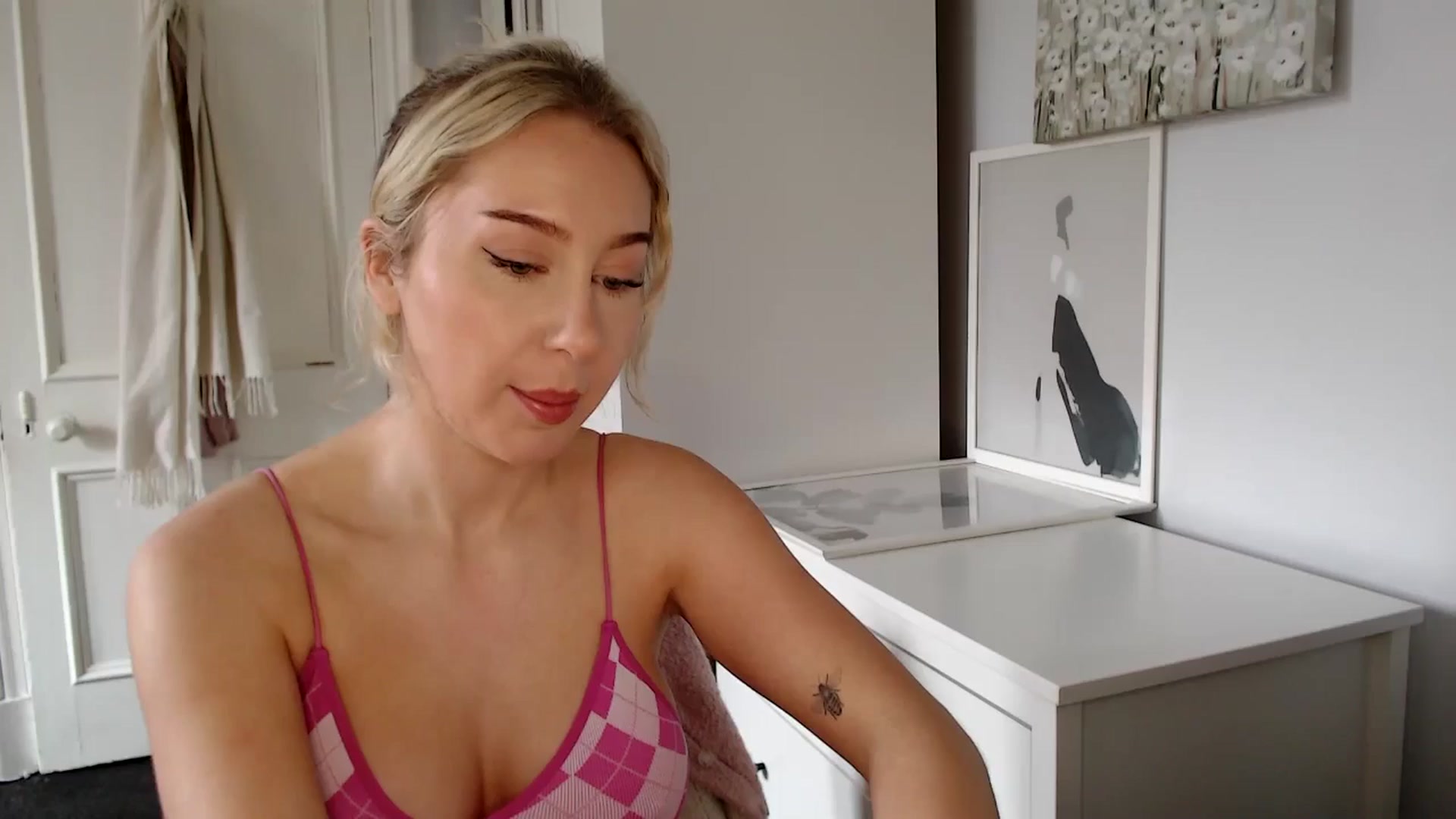 Gallery image thumbnail from British_Cutie's myfreecams stream on, 03/26/2025, 10:15 image 15 of 20