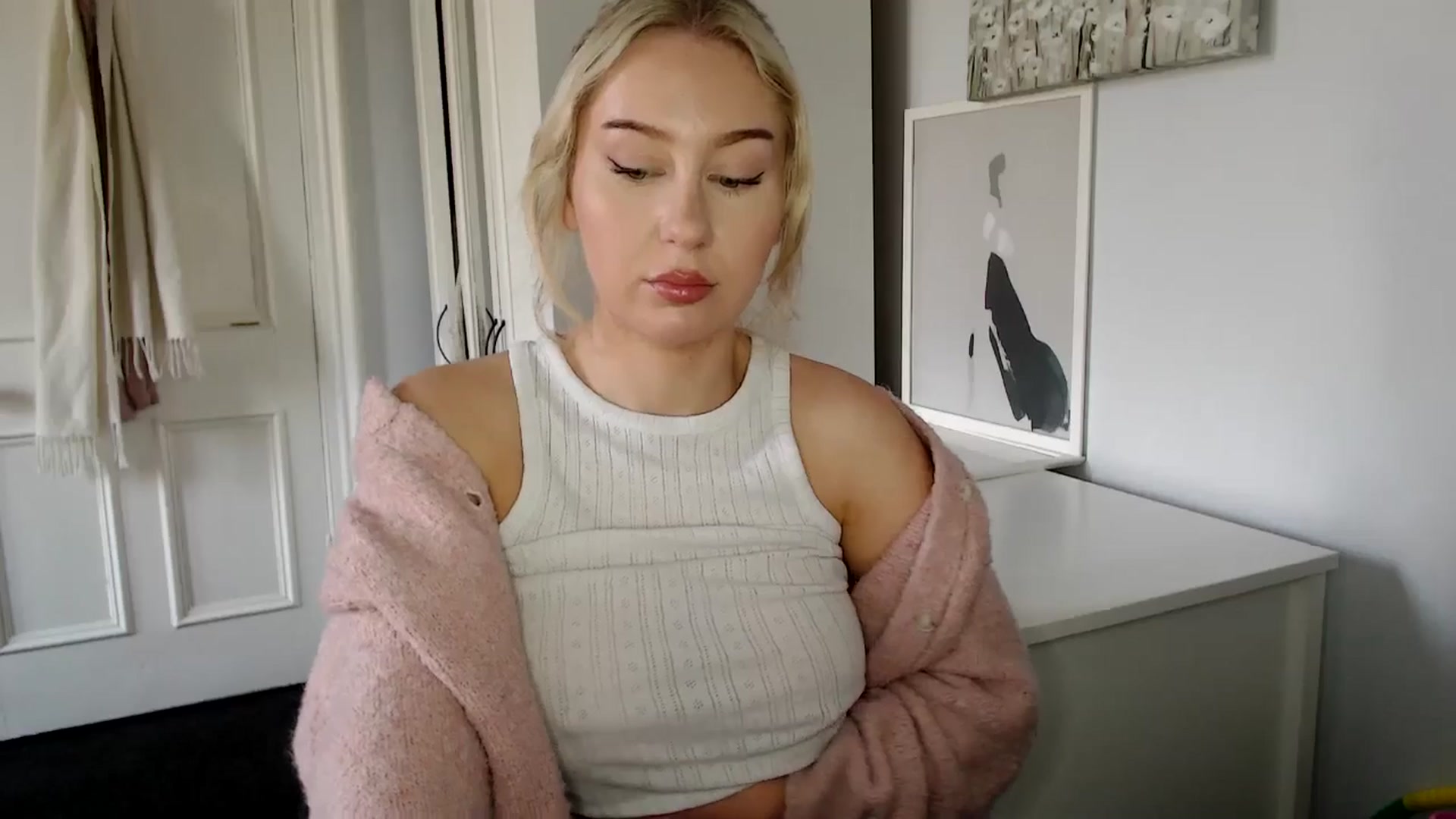 Gallery image thumbnail from British_Cutie's myfreecams stream on, 03/26/2025, 13:08 image 9 of 20