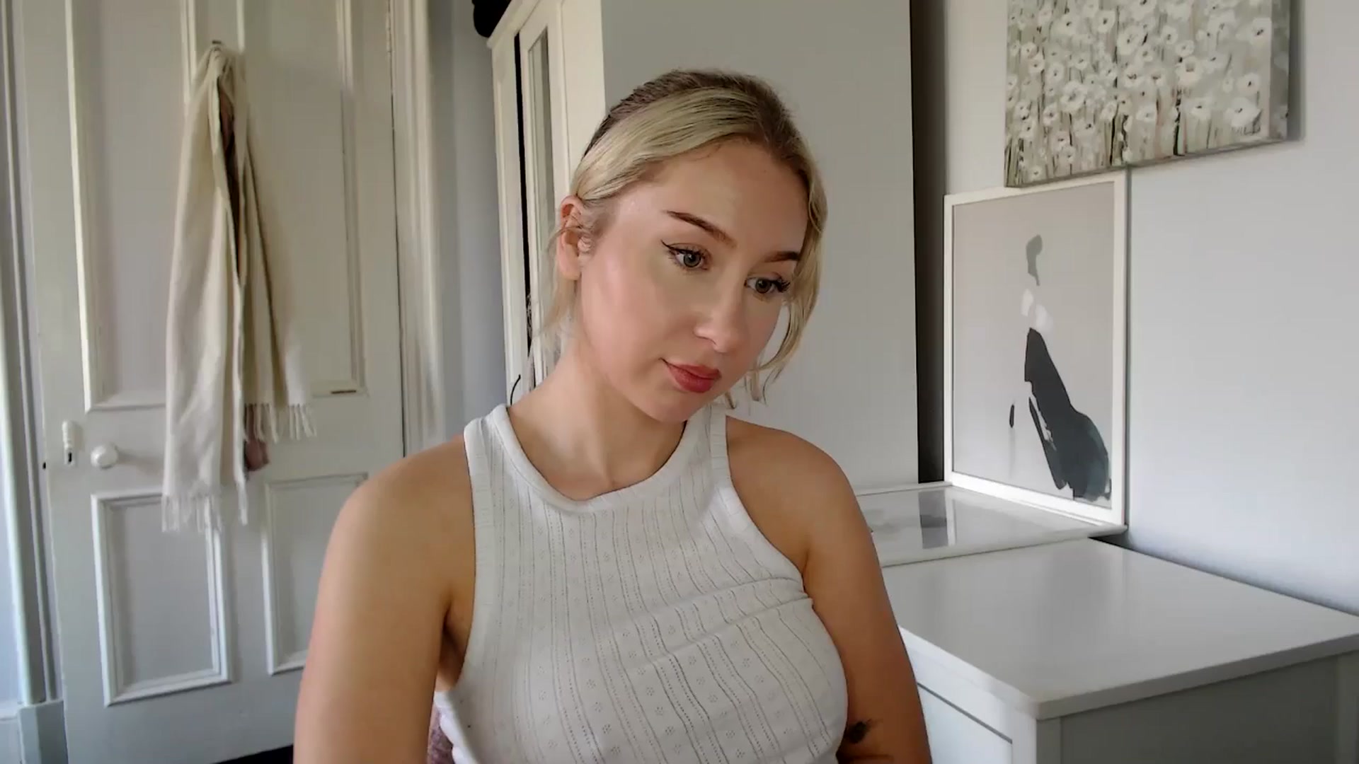 Gallery image thumbnail from British_Cutie's myfreecams stream on, 03/26/2025, 13:56 image 12 of 20
