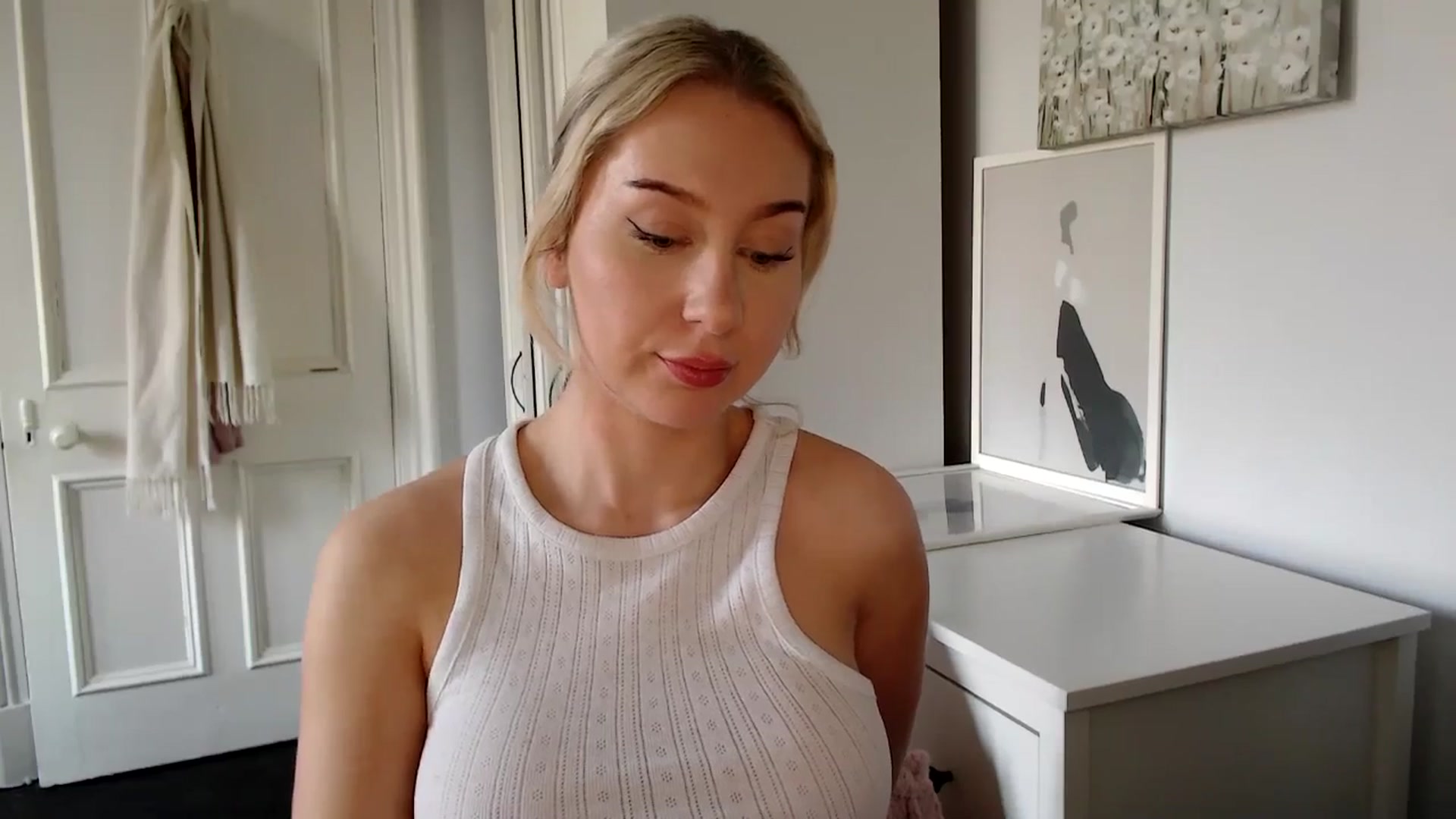 Gallery image thumbnail from British_Cutie's myfreecams stream on, 03/26/2025, 15:54 image 4 of 20