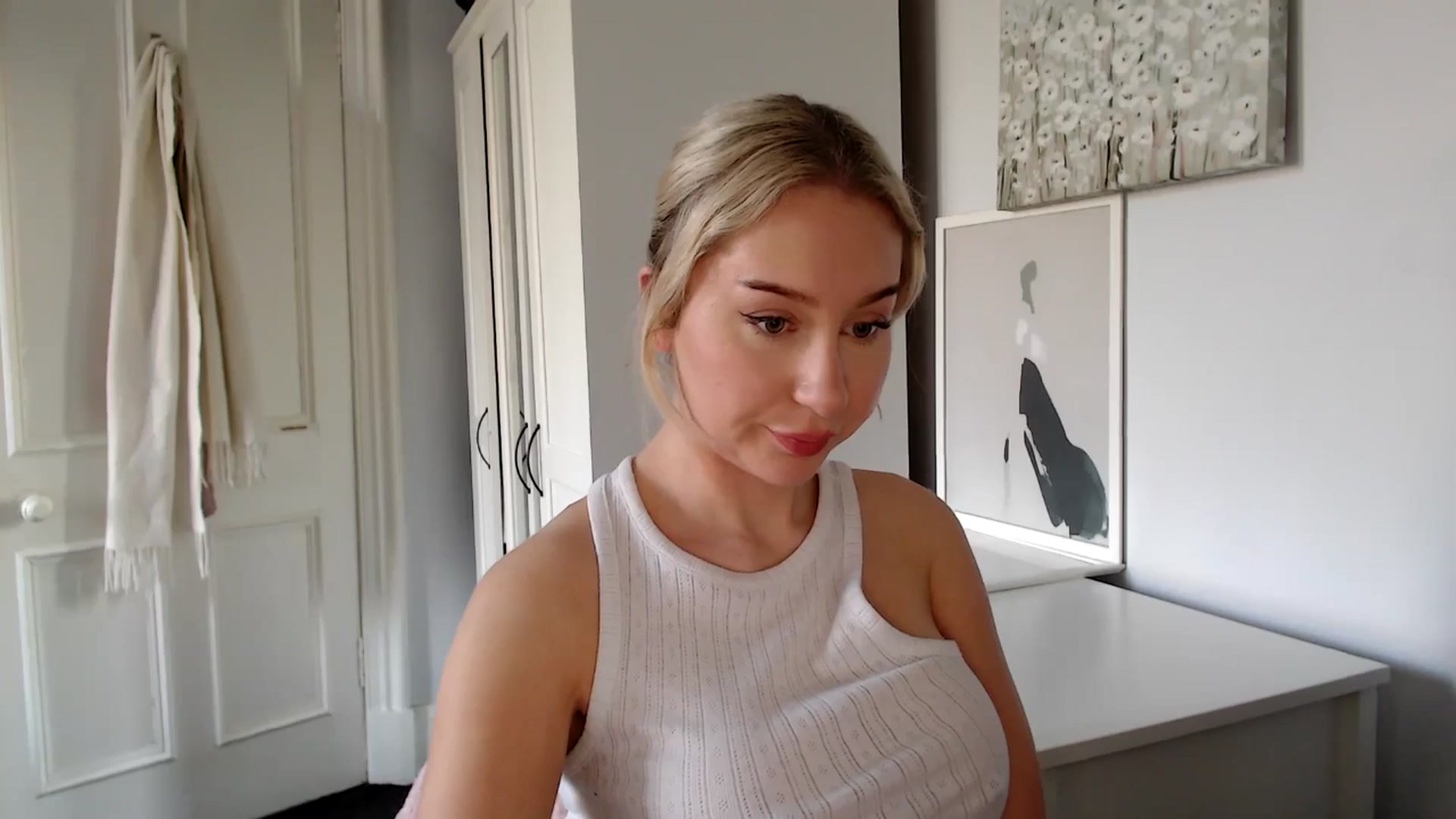 Gallery image thumbnail from British_Cutie's myfreecams stream on, 03/26/2025, 15:54 image 11 of 20