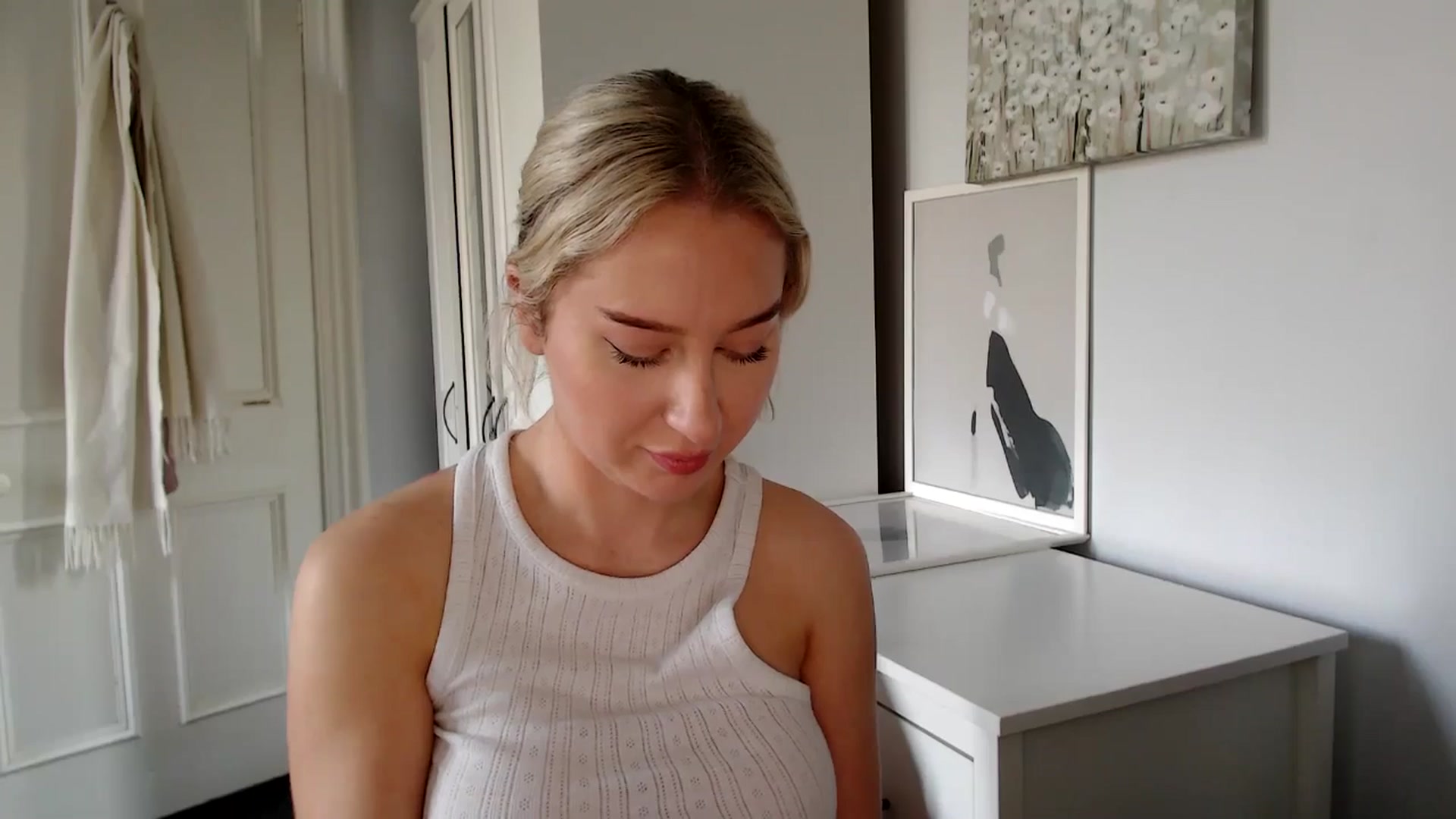 Gallery image thumbnail from British_Cutie's myfreecams stream on, 03/26/2025, 15:54 image 18 of 20