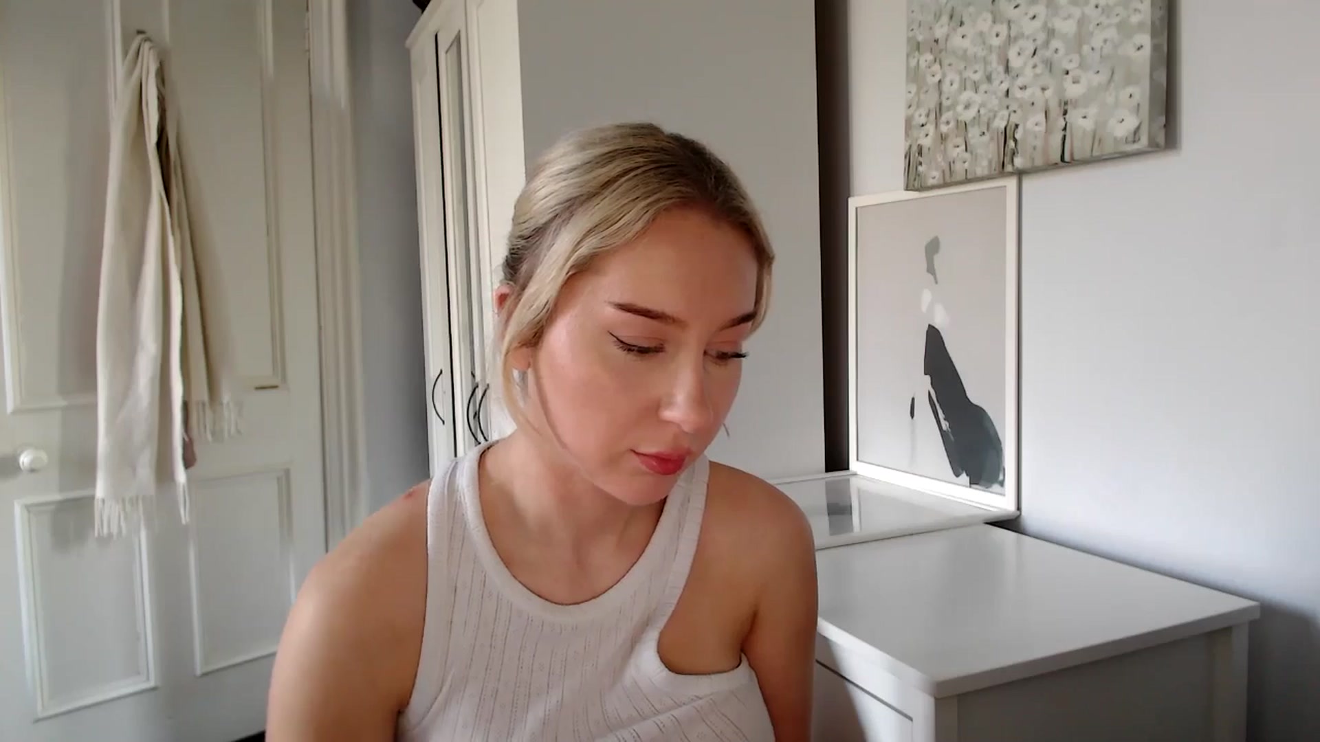 Gallery image thumbnail from British_Cutie's myfreecams stream on, 03/26/2025, 15:54 image 12 of 20