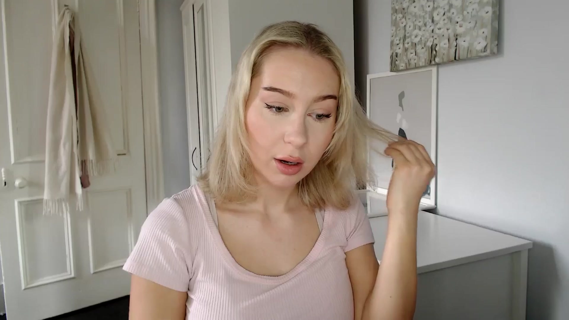Gallery image thumbnail from British_Cutie's myfreecams stream on, 03/27/2025, 11:40 image 3 of 20