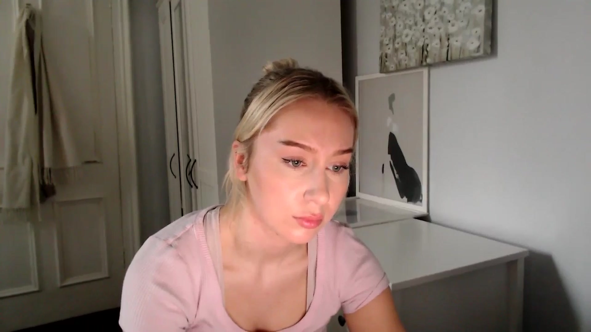 Gallery image thumbnail from British_Cutie's myfreecams stream on, 03/27/2025, 15:17 image 14 of 20