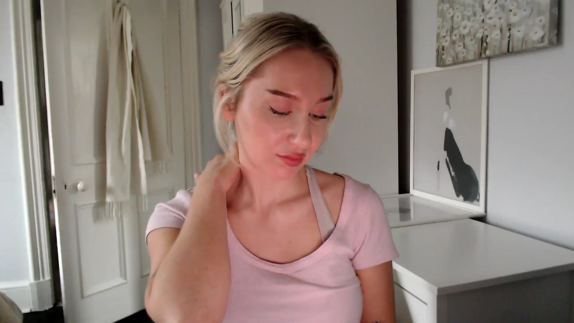 Gallery image thumbnail from British_Cutie's myfreecams stream on, 03/27/2025, 16:53 image 10 of 20