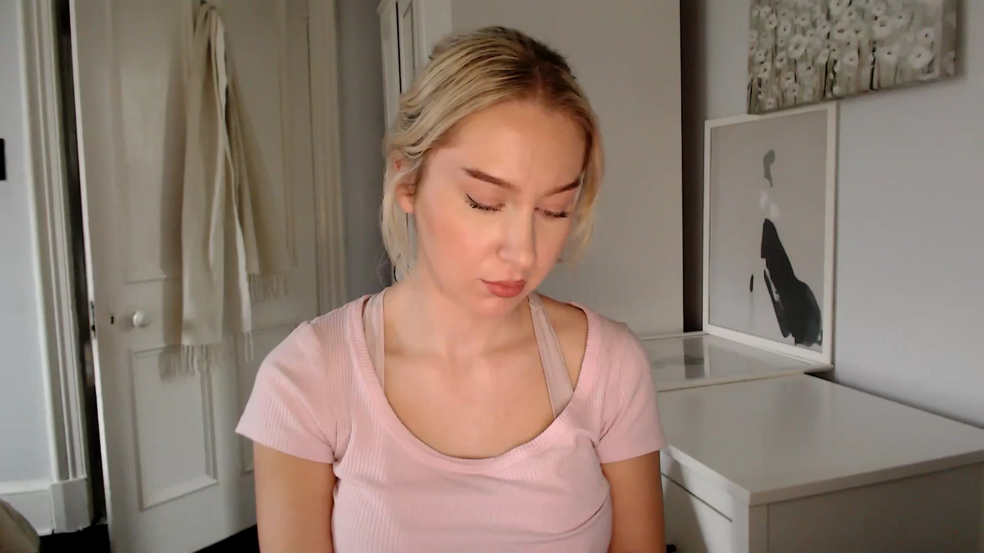 Gallery image thumbnail from British_Cutie's myfreecams stream on, 03/27/2025, 16:53 image 11 of 20