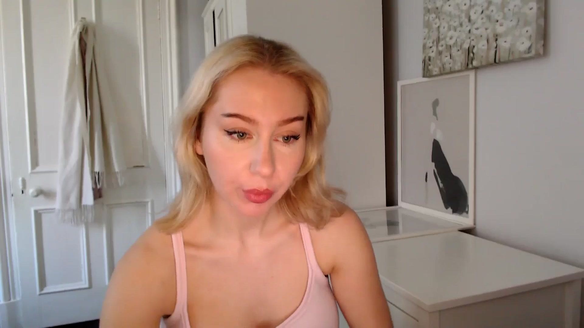 Gallery image thumbnail from British_Cutie's myfreecams stream on, 03/28/2025, 09:49 image 11 of 20