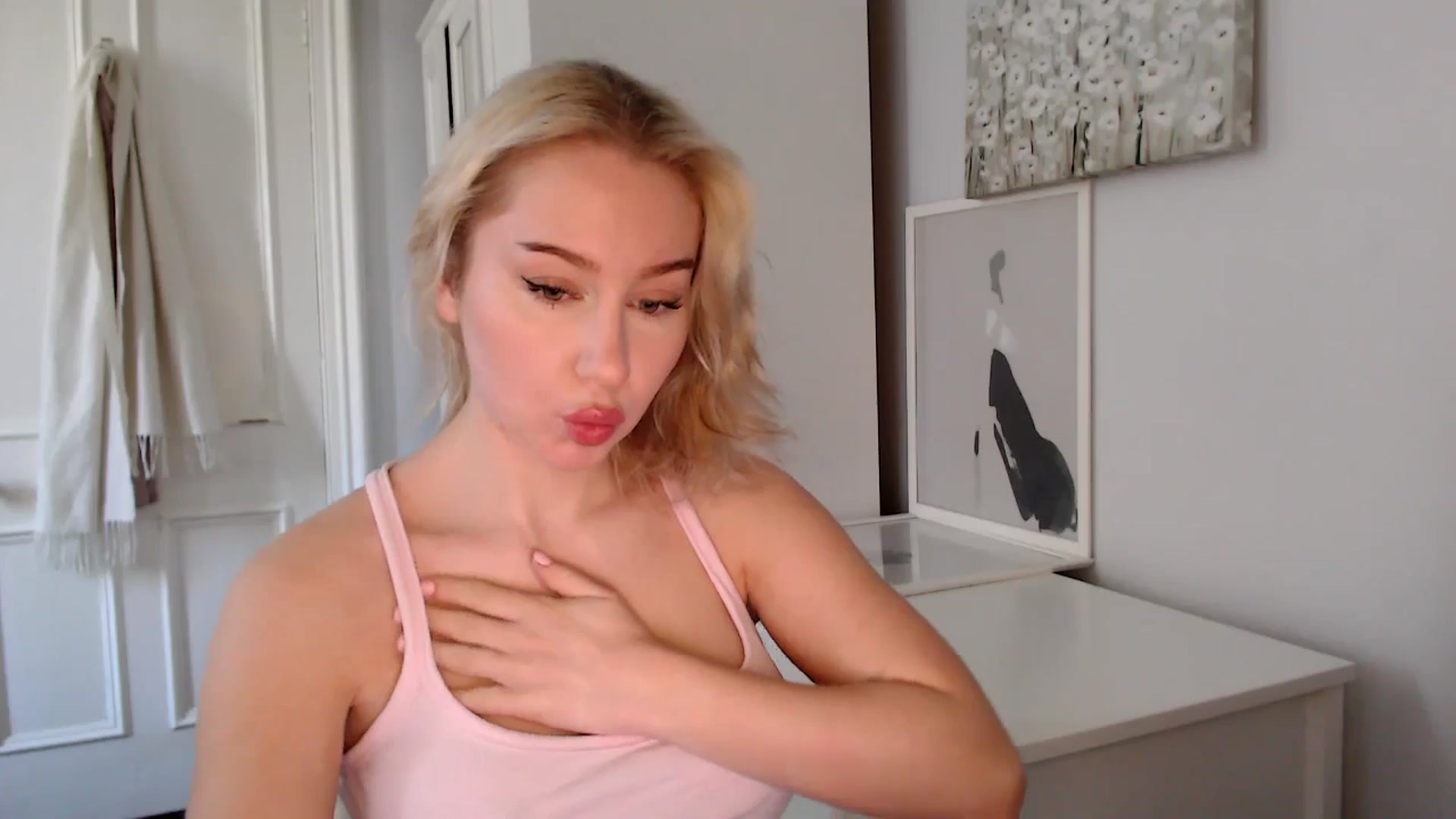 Gallery image thumbnail from British_Cutie's myfreecams stream on, 03/28/2025, 09:49 image 6 of 20