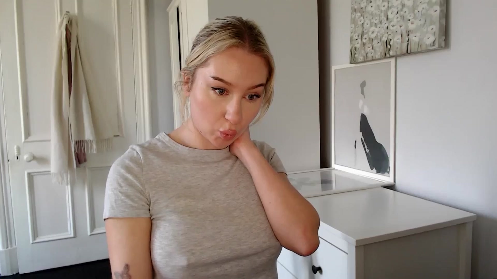 Gallery image thumbnail from British_Cutie's myfreecams stream on, 03/31/2025, 11:39 image 7 of 20