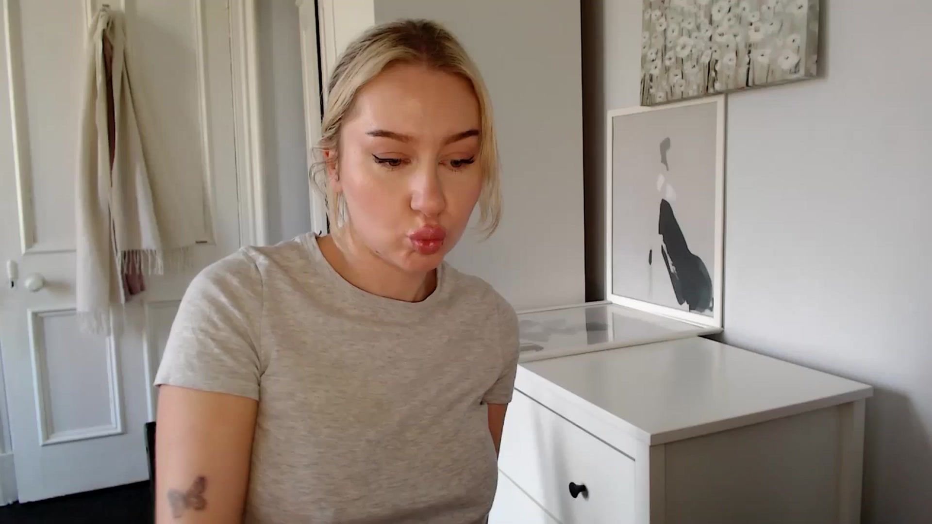 Gallery image thumbnail from British_Cutie's myfreecams stream on, 03/31/2025, 11:58 image 1 of 20