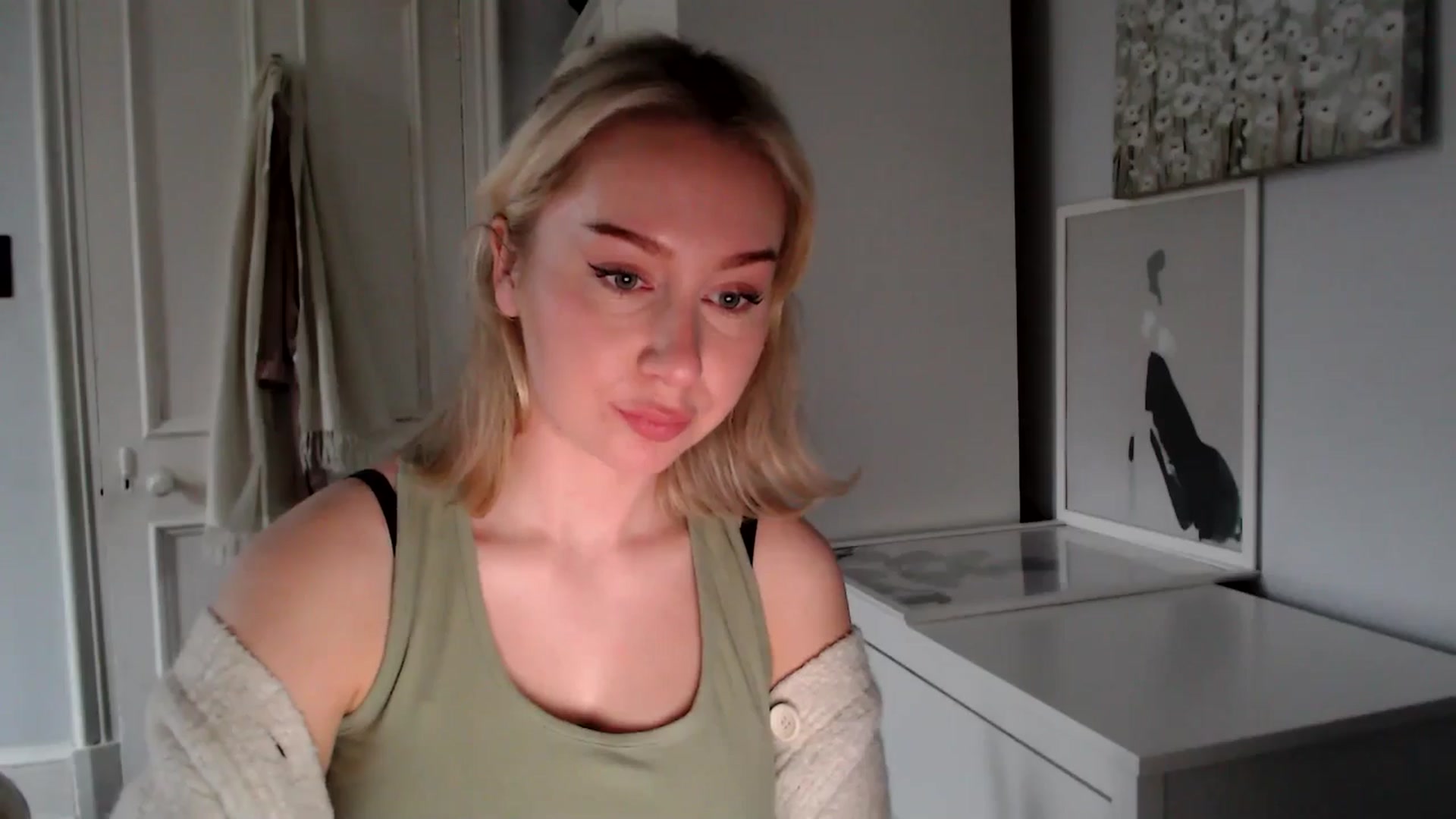 Gallery image thumbnail from British_Cutie's myfreecams stream on, 03/31/2025, 19:05 image 2 of 20