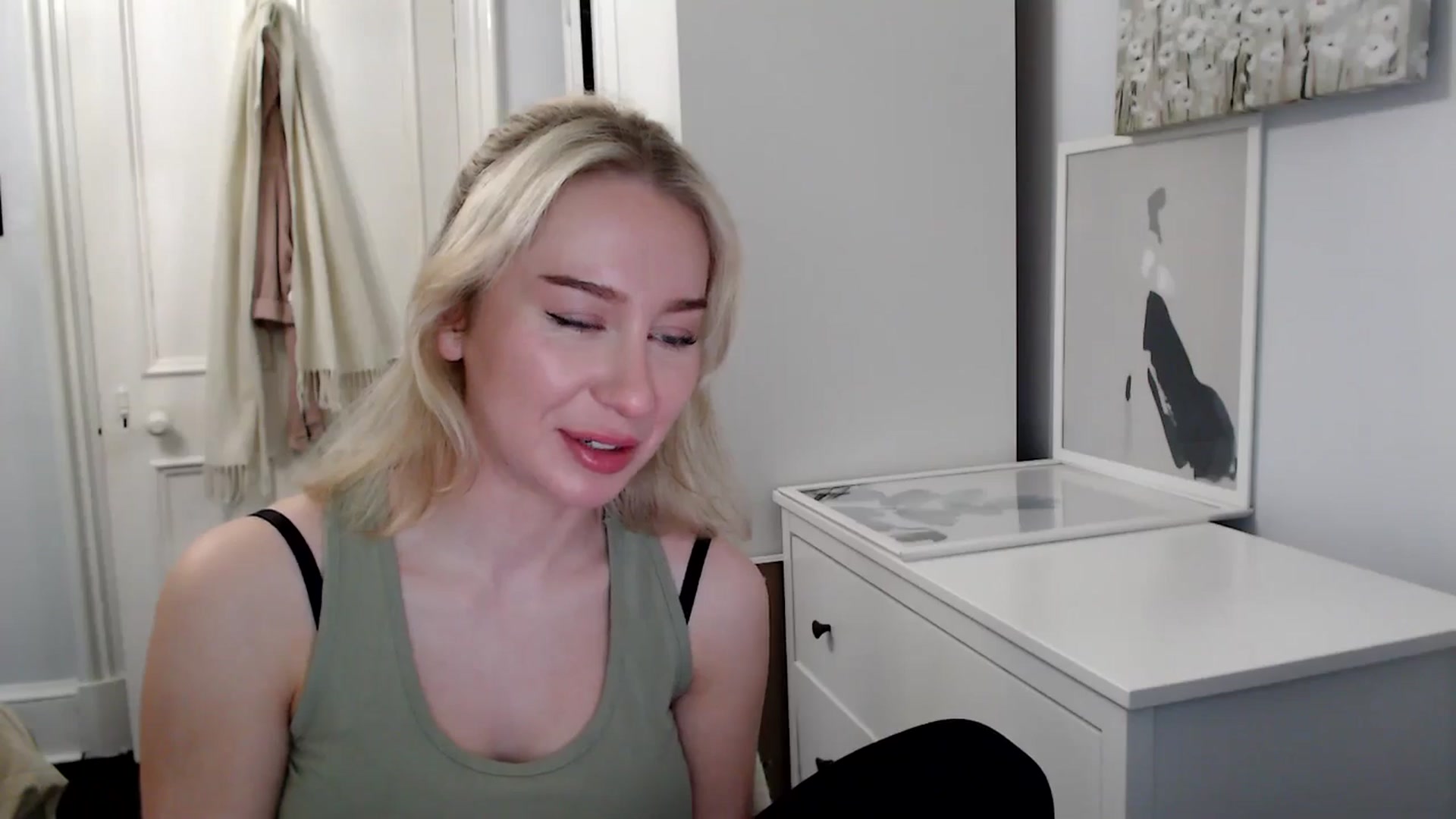 Gallery image thumbnail from British_Cutie's myfreecams stream on, 03/31/2025, 19:05 image 14 of 20