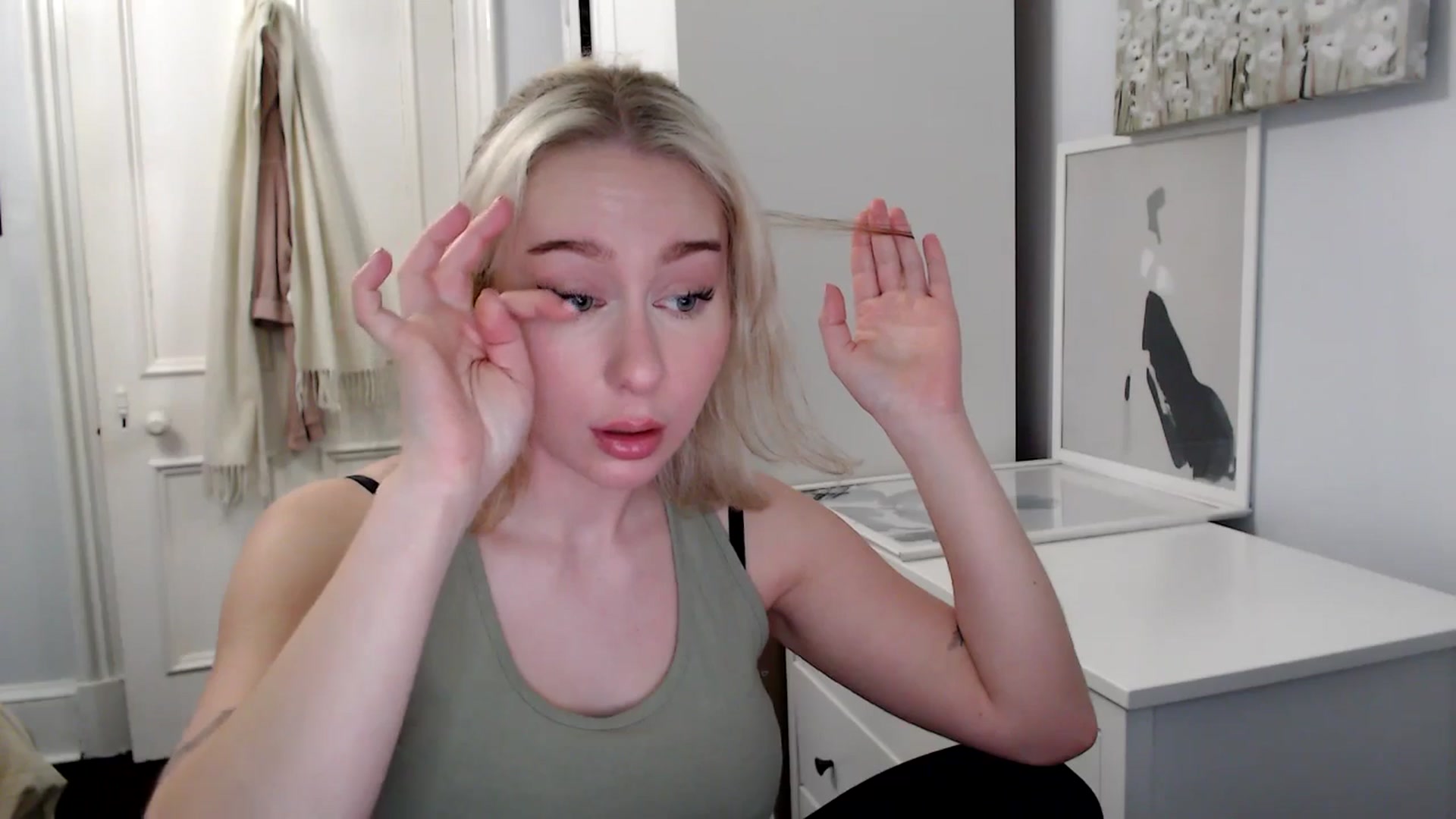 Gallery image thumbnail from British_Cutie's myfreecams stream on, 03/31/2025, 19:05 image 15 of 20