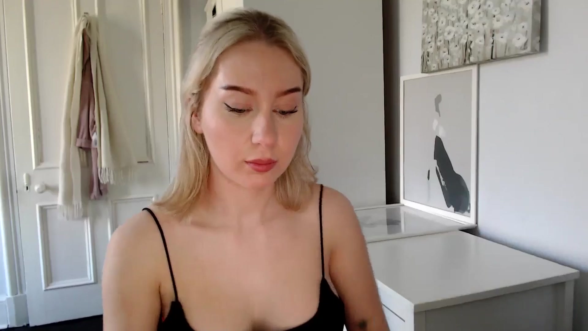 Gallery image thumbnail from British_Cutie's myfreecams stream on, 04/01/2025, 12:30 image 13 of 20