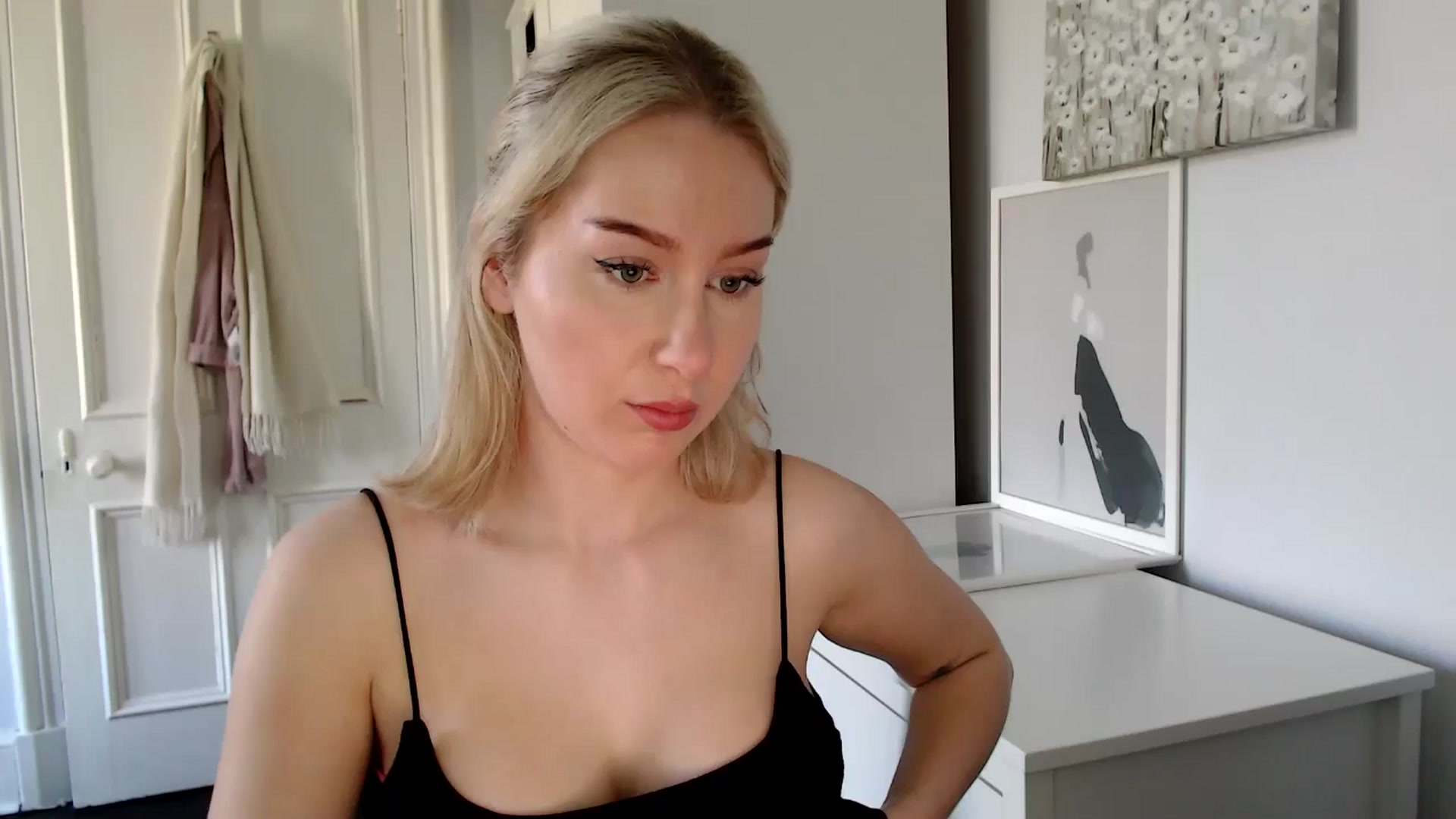 Gallery image thumbnail from British_Cutie's myfreecams stream on, 04/01/2025, 12:30 image 14 of 20