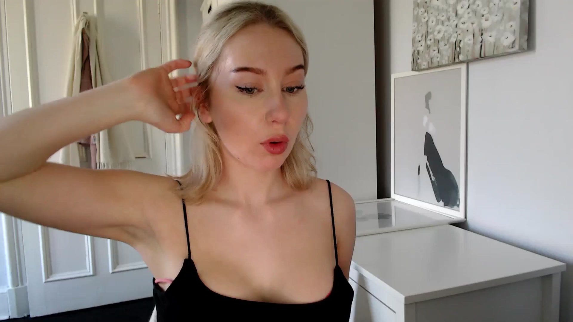 Gallery image thumbnail from British_Cutie's myfreecams stream on, 04/01/2025, 12:30 image 4 of 20