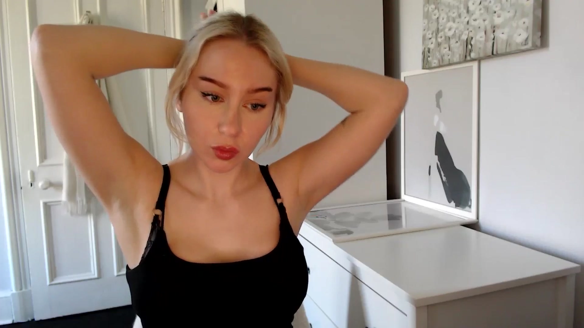 Gallery image thumbnail from British_Cutie's myfreecams stream on, 04/01/2025, 12:39 image 12 of 20