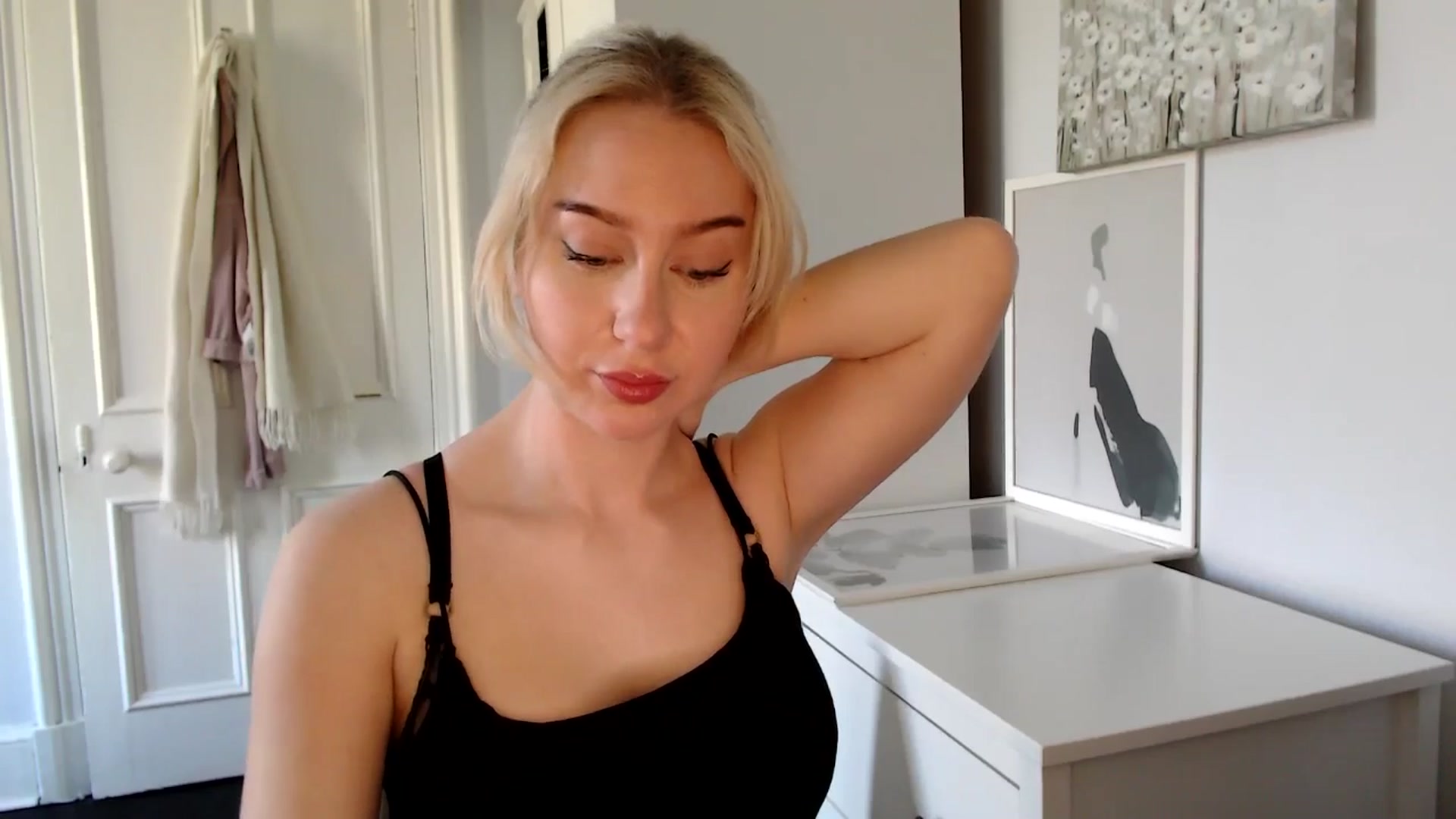 Gallery image thumbnail from British_Cutie's myfreecams stream on, 04/01/2025, 12:39 image 4 of 20