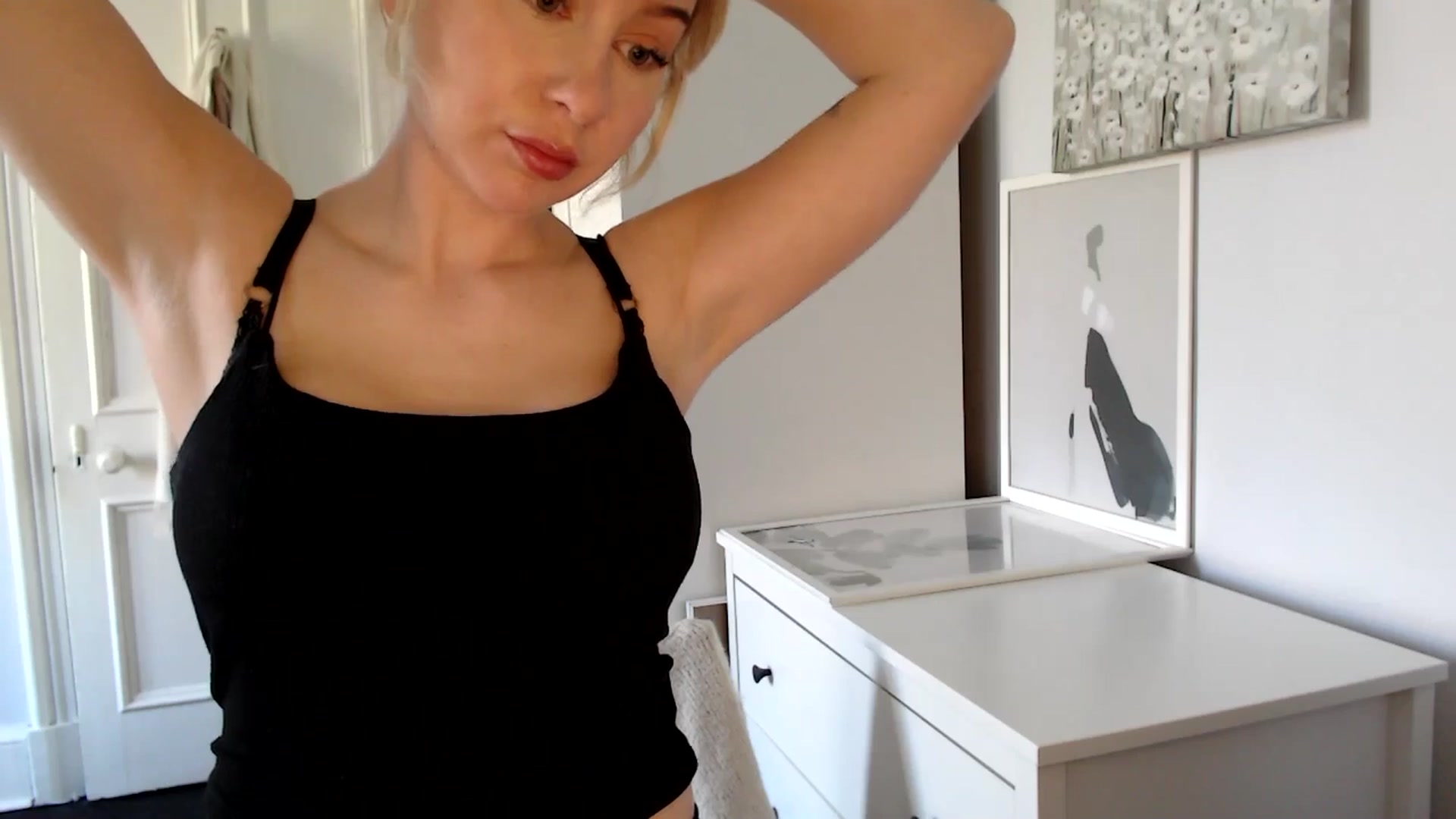 Gallery image thumbnail from British_Cutie's myfreecams stream on, 04/01/2025, 12:39 image 10 of 20