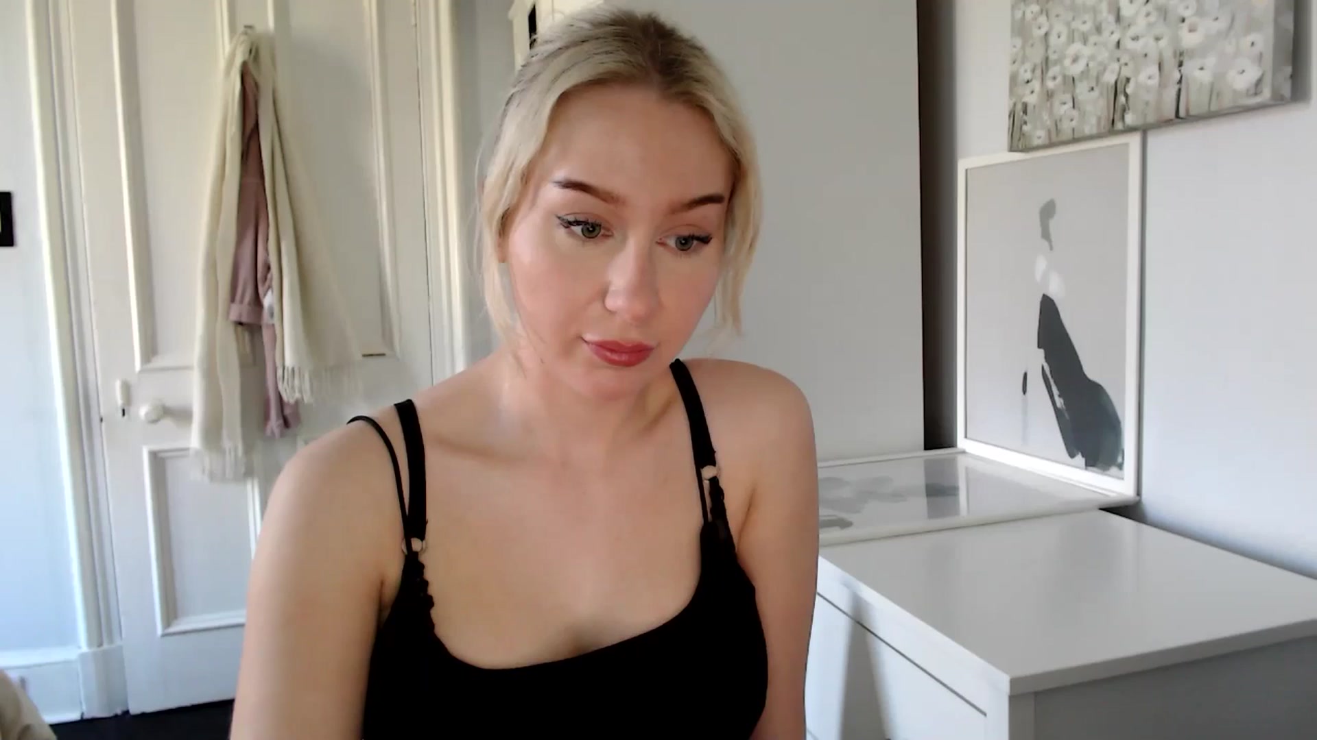 Gallery image thumbnail from British_Cutie's myfreecams stream on, 04/01/2025, 12:39 image 16 of 20