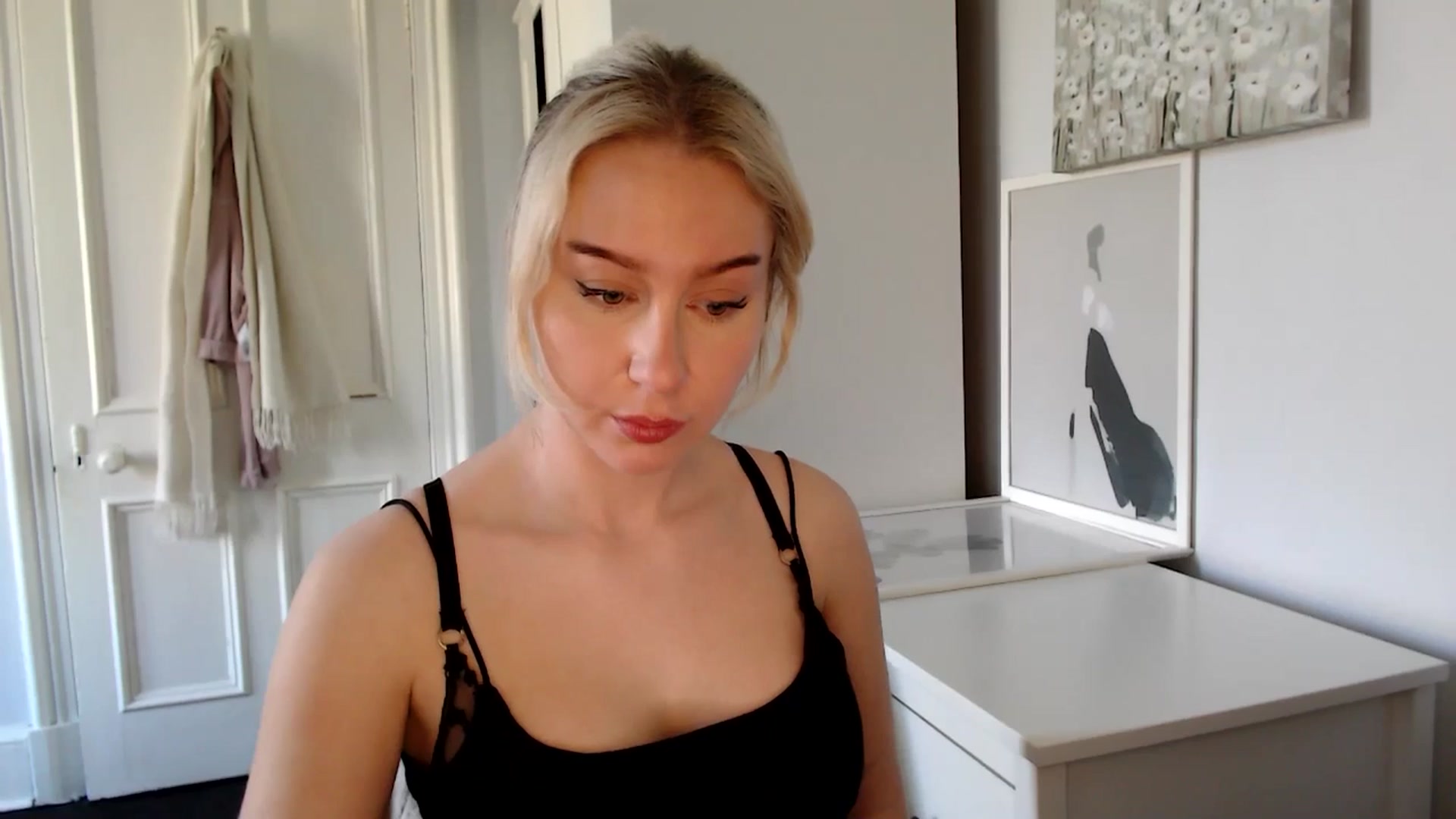 Gallery image thumbnail from British_Cutie's myfreecams stream on, 04/01/2025, 12:39 image 6 of 20