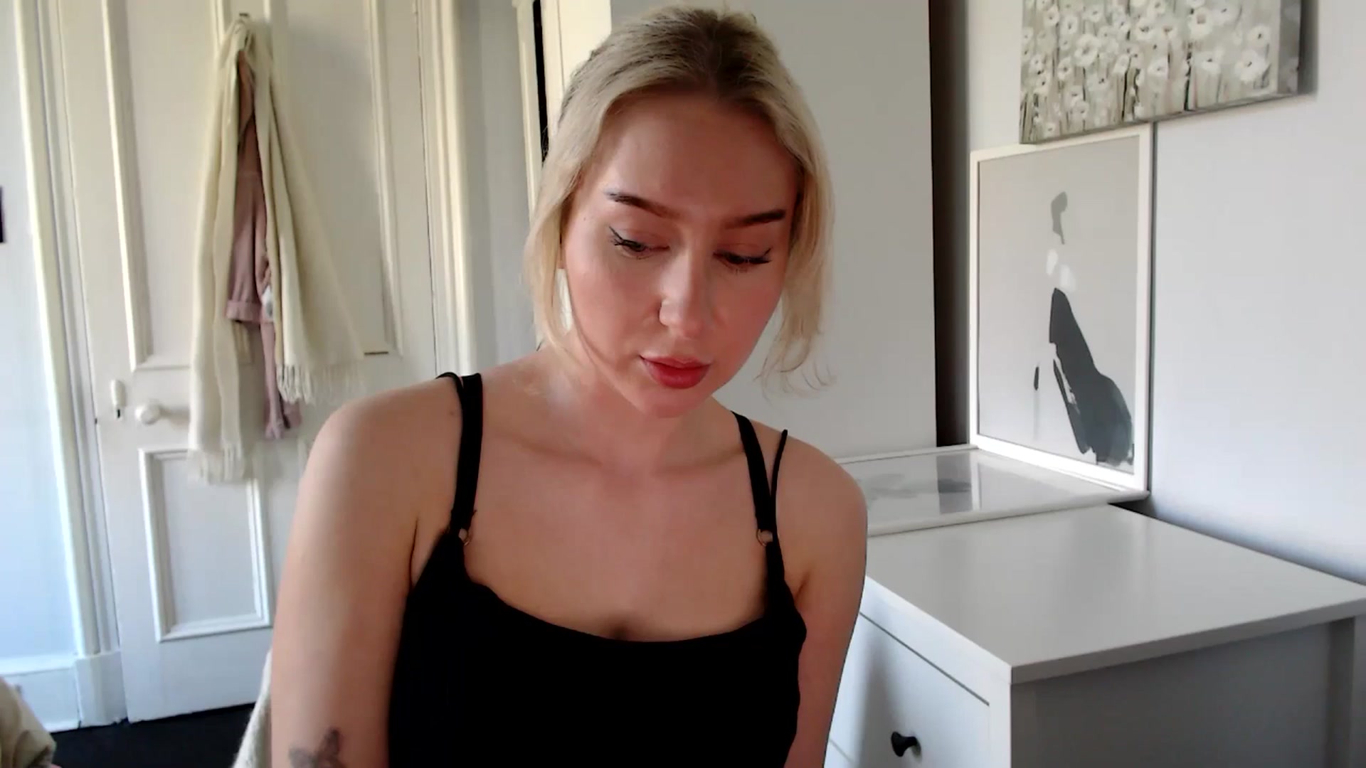 Gallery image thumbnail from British_Cutie's myfreecams stream on, 04/01/2025, 13:24 image 14 of 20