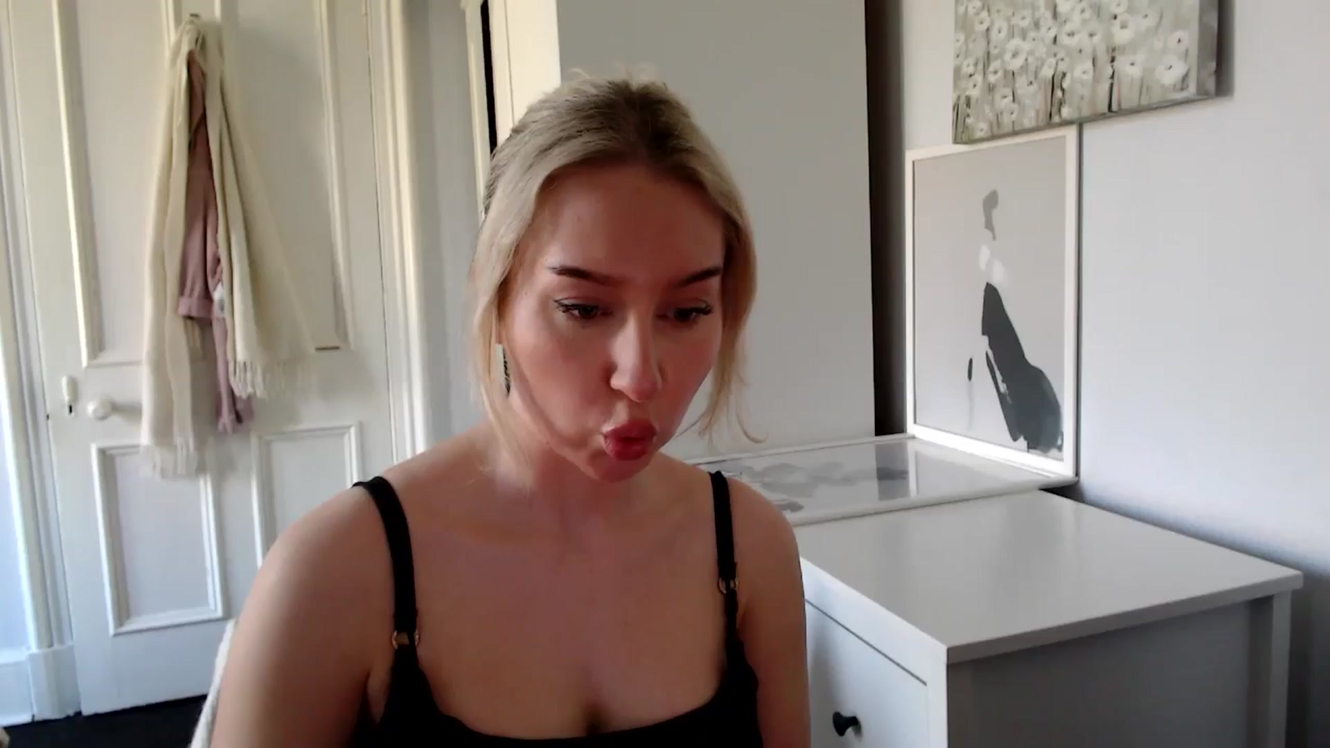 Gallery image thumbnail from British_Cutie's myfreecams stream on, 04/01/2025, 13:24 image 11 of 20