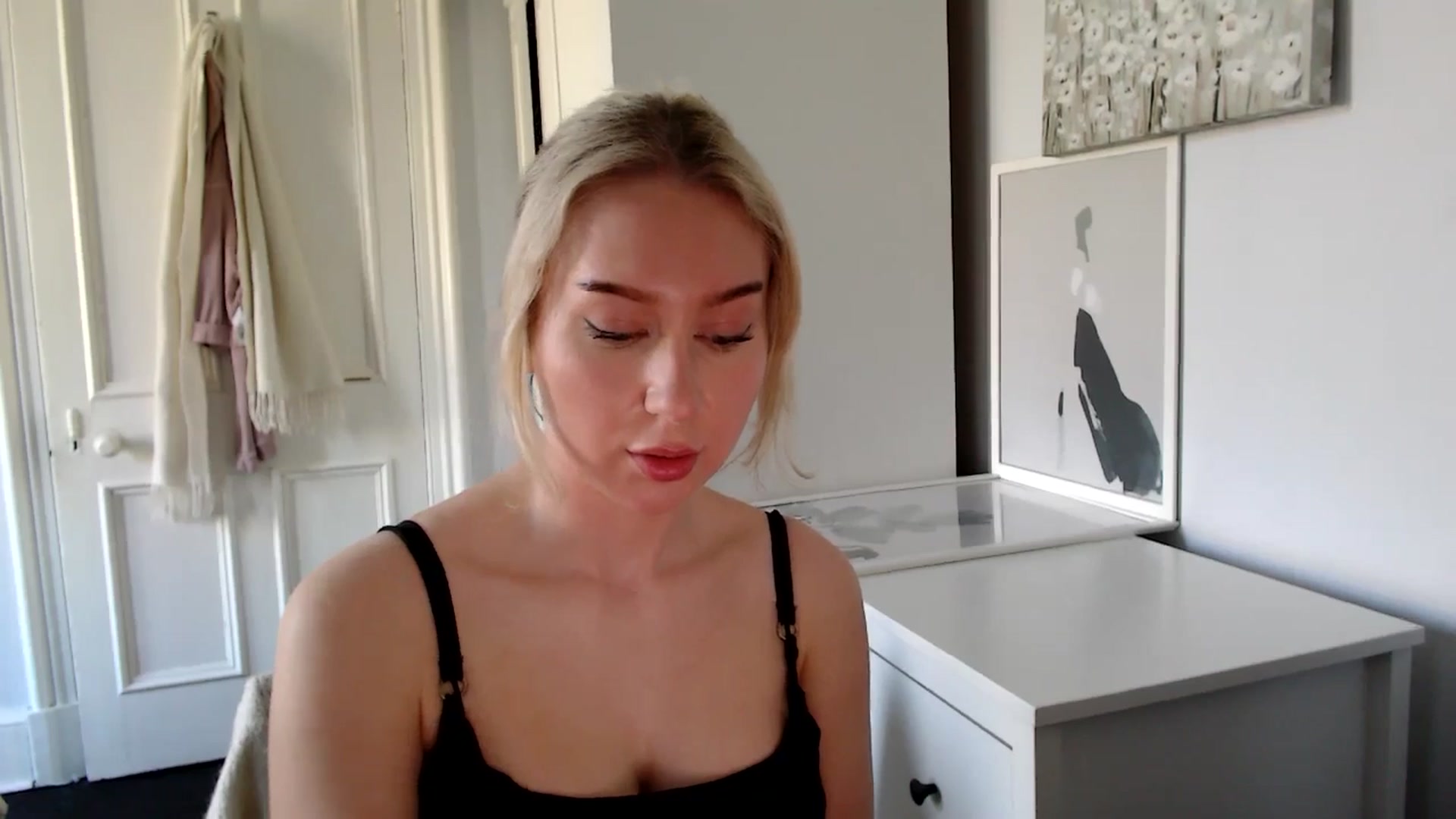 Gallery image thumbnail from British_Cutie's myfreecams stream on, 04/01/2025, 13:24 image 12 of 20