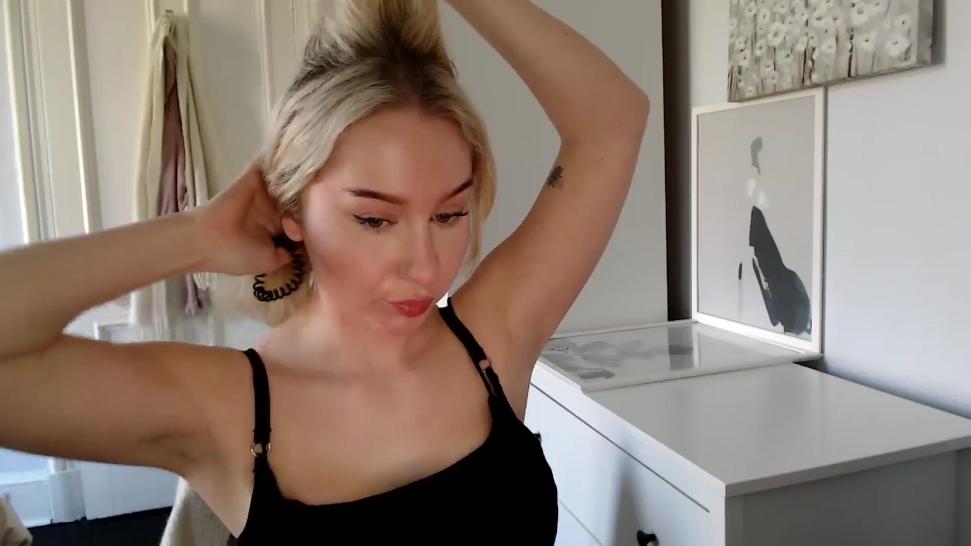 Gallery image thumbnail from British_Cutie's myfreecams stream on, 04/01/2025, 13:24 image 6 of 20