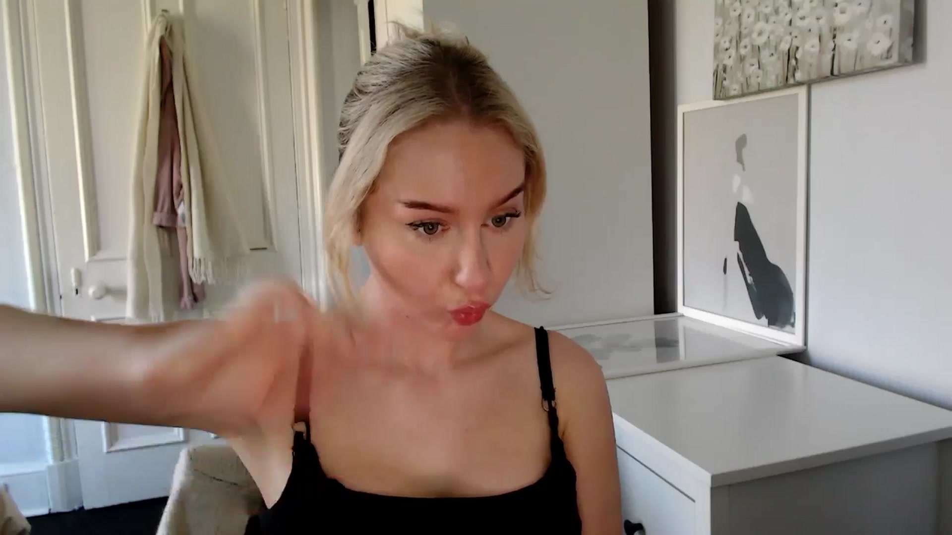 Gallery image thumbnail from British_Cutie's myfreecams stream on, 04/01/2025, 13:24 image 10 of 20