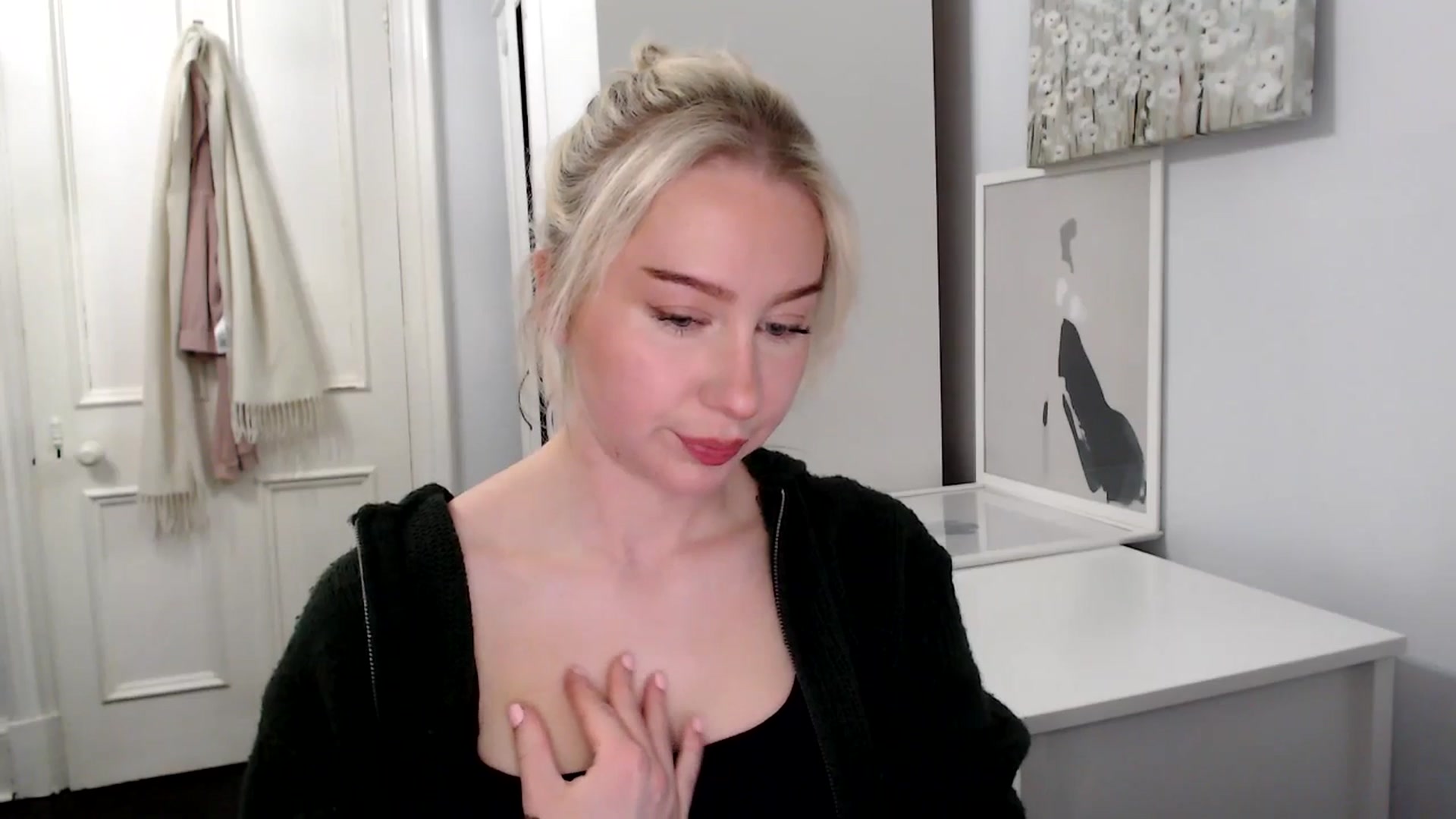 Gallery image thumbnail from British_Cutie's myfreecams stream on, 04/01/2025, 19:22 image 17 of 20