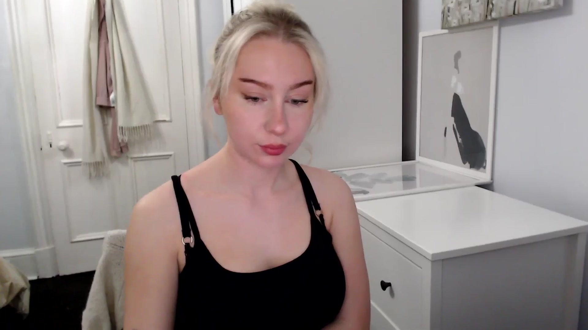Gallery image thumbnail from British_Cutie's myfreecams stream on, 04/01/2025, 19:22 image 14 of 20