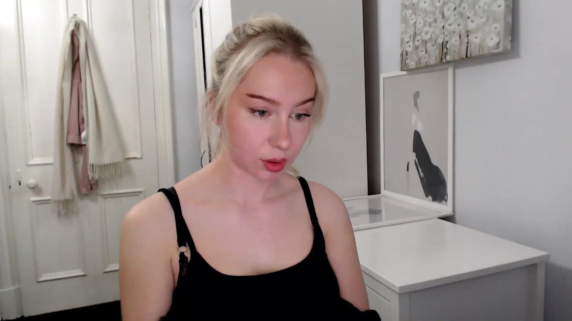 Gallery image thumbnail from British_Cutie's myfreecams stream on, 04/01/2025, 20:24 image 4 of 20