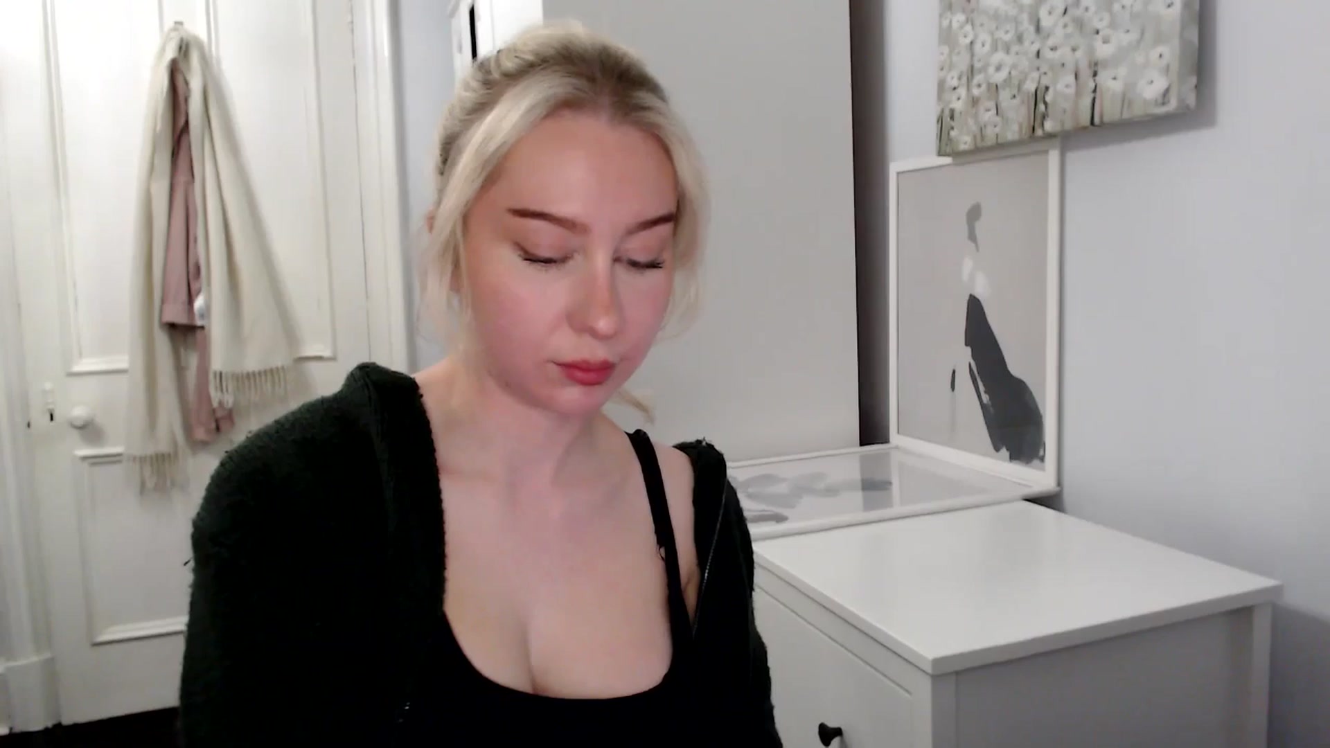 Gallery image thumbnail from British_Cutie's myfreecams stream on, 04/01/2025, 20:24 image 18 of 20