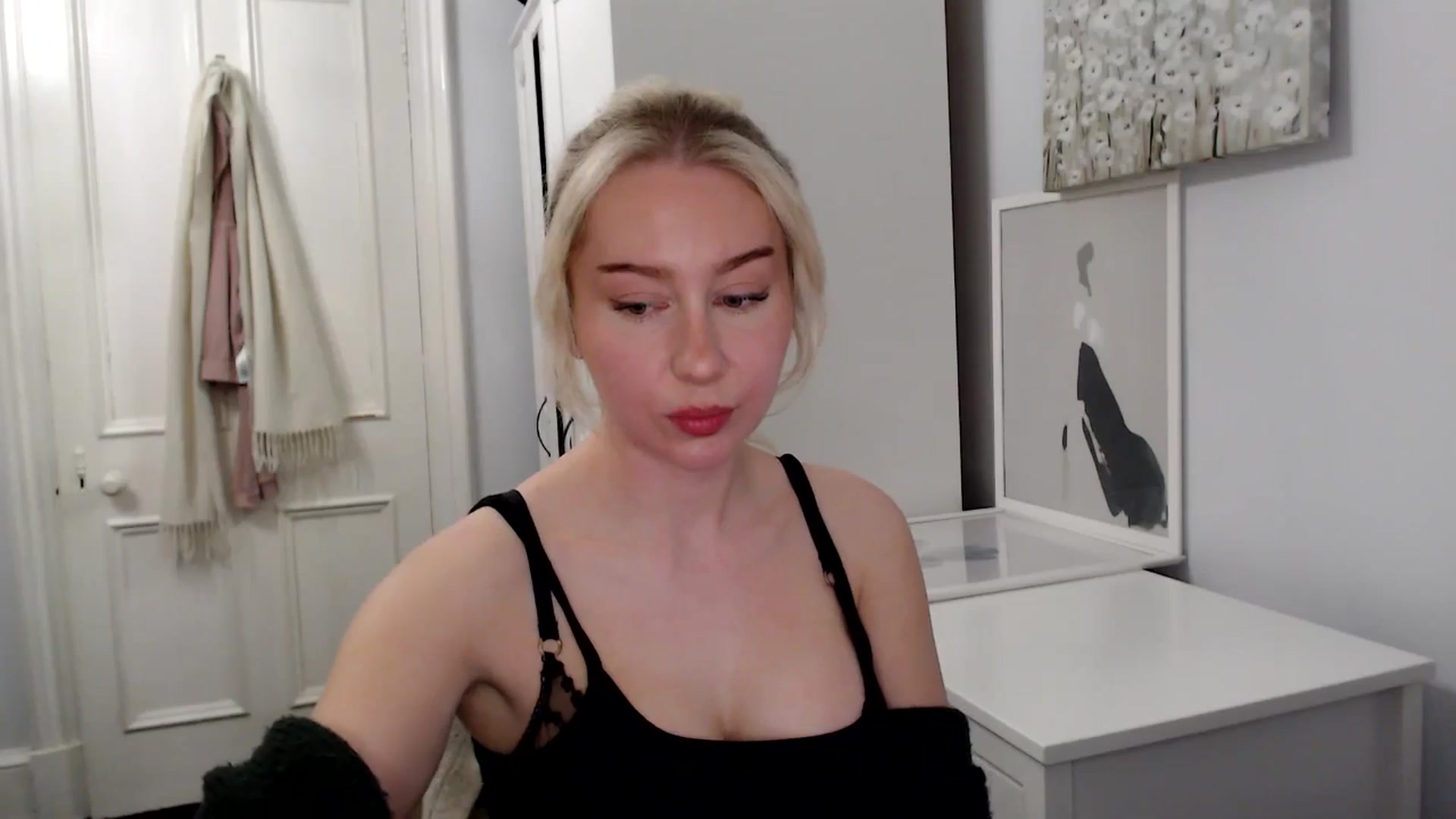 Gallery image thumbnail from British_Cutie's myfreecams stream on, 04/01/2025, 20:24 image 13 of 20