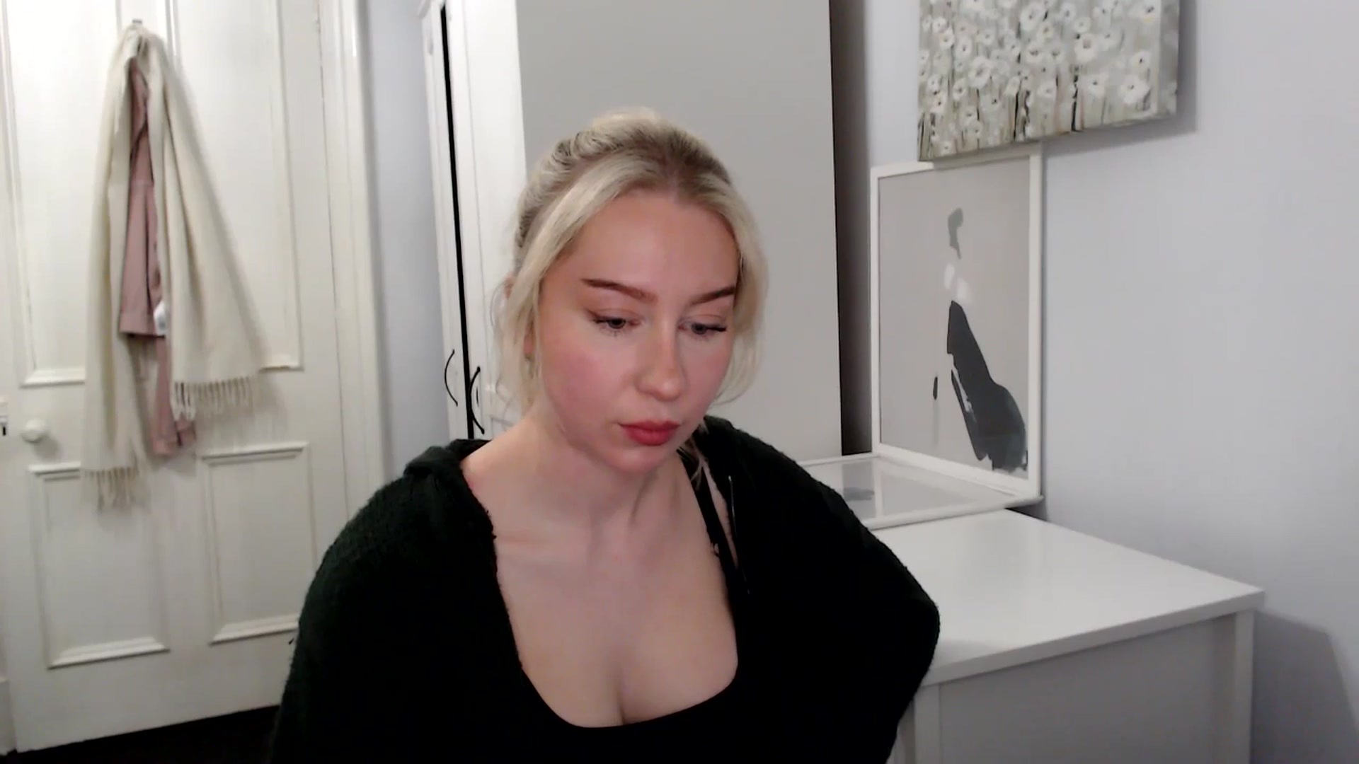 Gallery image thumbnail from British_Cutie's myfreecams stream on, 04/01/2025, 20:24 image 16 of 20