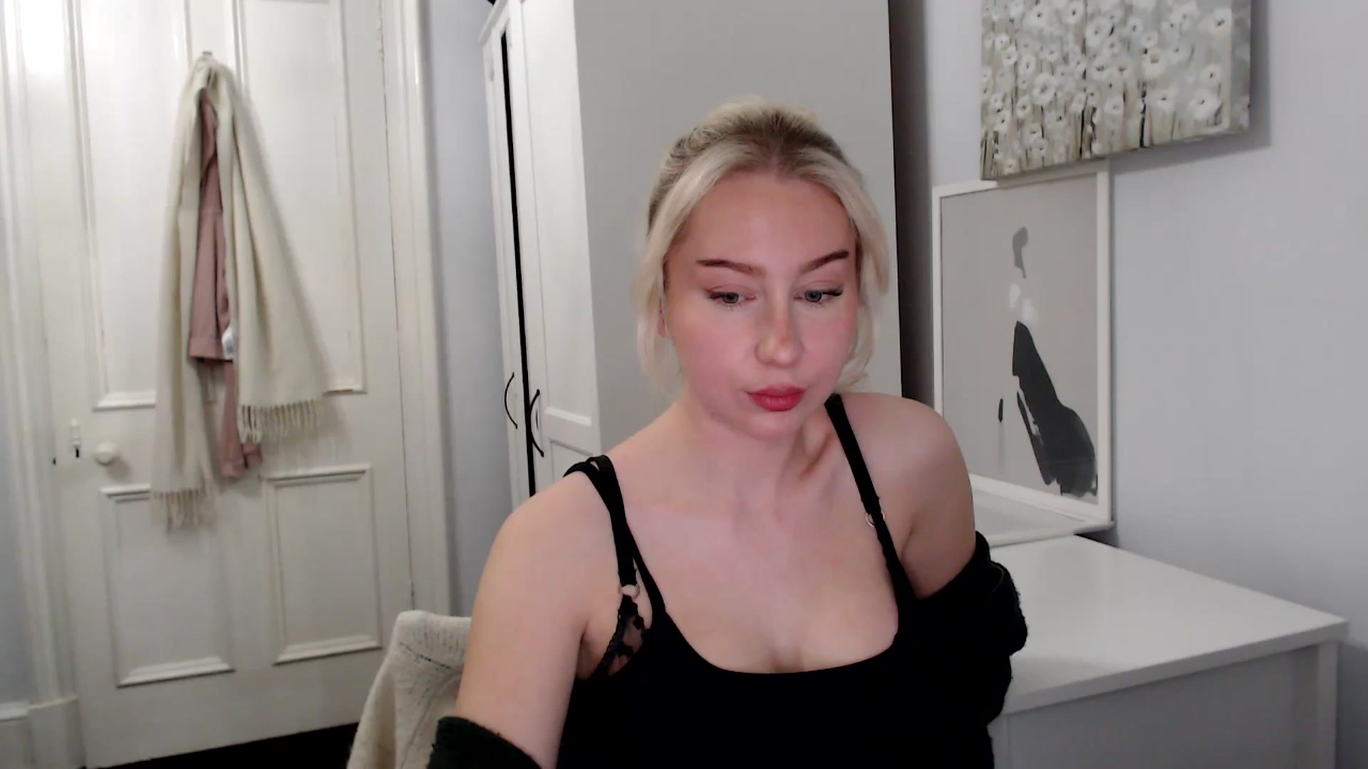 Gallery image thumbnail from British_Cutie's myfreecams stream on, 04/01/2025, 20:24 image 12 of 20