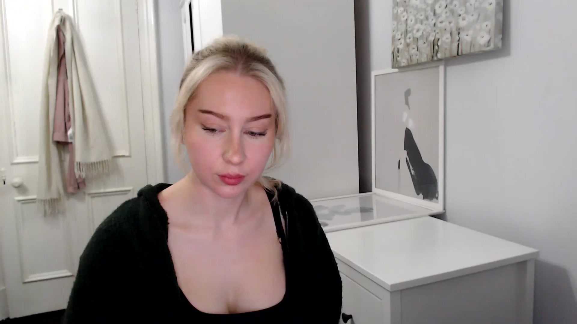 Gallery image thumbnail from British_Cutie's myfreecams stream on, 04/01/2025, 20:24 image 15 of 20