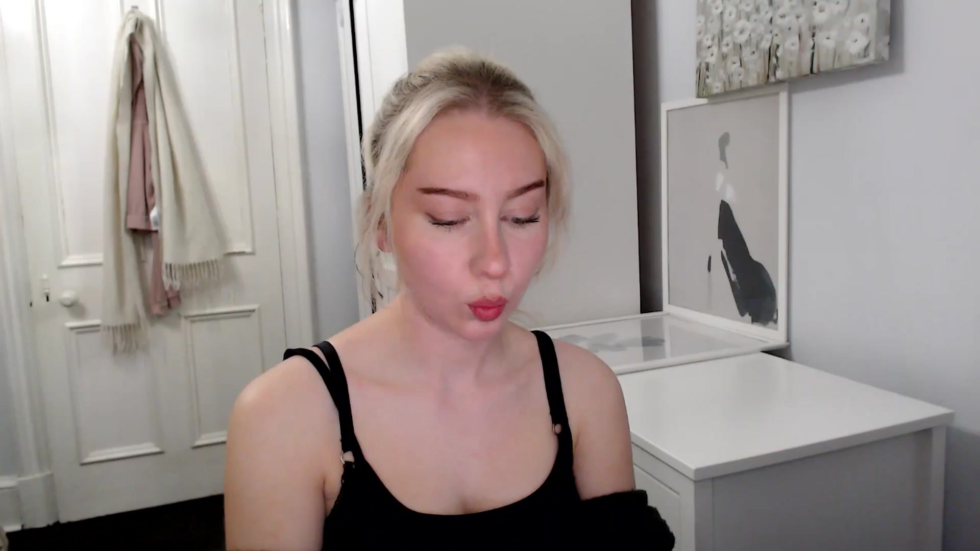 Gallery image thumbnail from British_Cutie's myfreecams stream on, 04/01/2025, 20:24 image 1 of 20