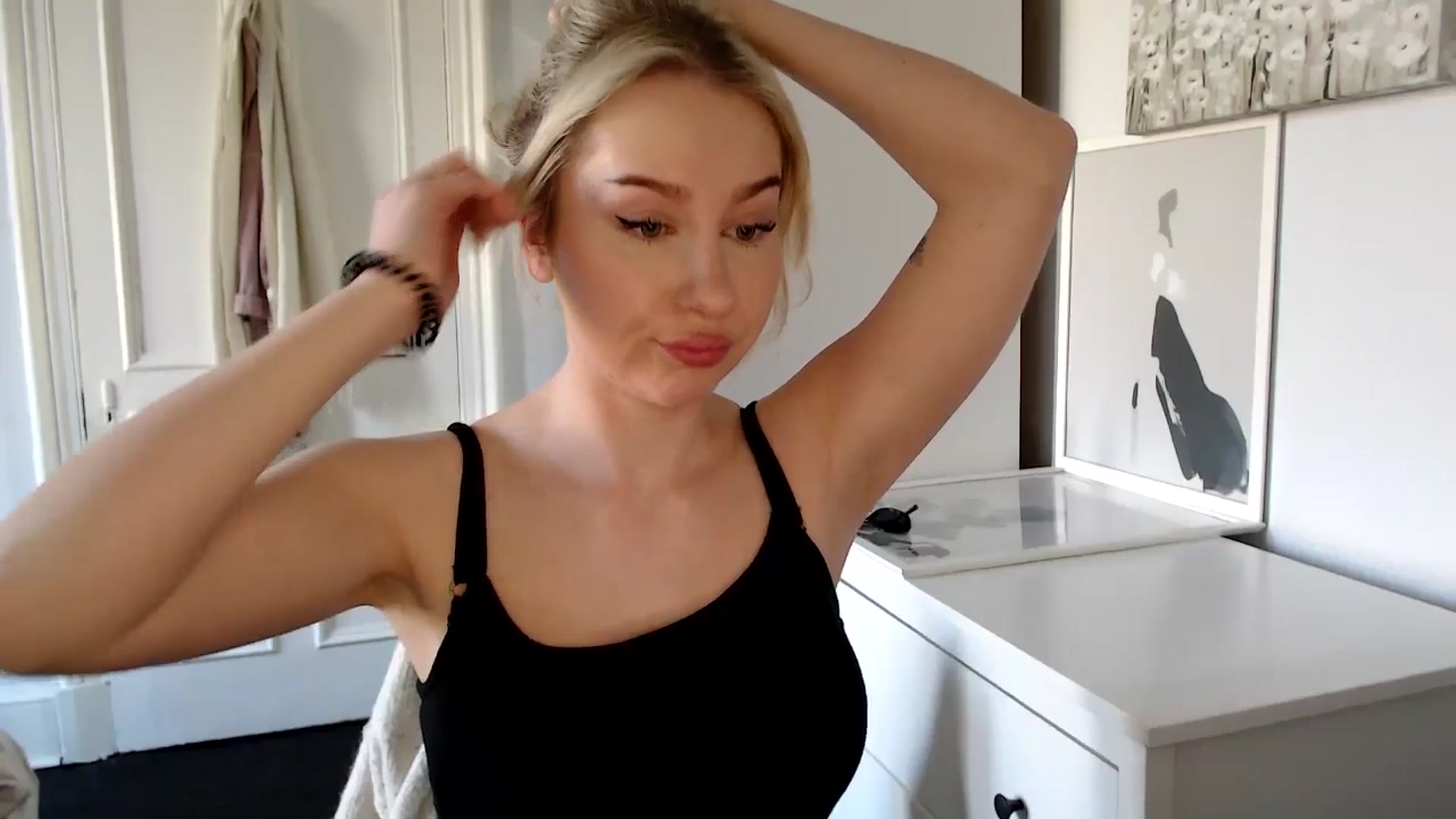 Gallery image thumbnail from British_Cutie's myfreecams stream on, 04/02/2025, 15:12 image 11 of 20