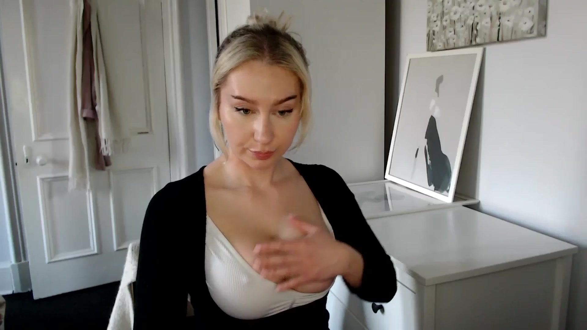 Gallery image thumbnail from British_Cutie's myfreecams stream on, 04/02/2025, 17:54 image 10 of 20