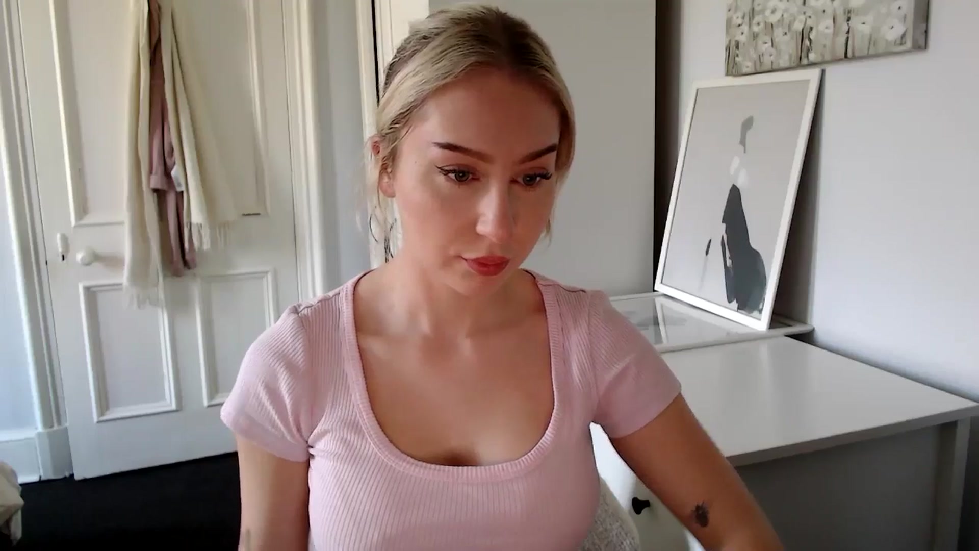 Gallery image thumbnail from British_Cutie's myfreecams stream on, 04/03/2025, 11:58 image 2 of 20