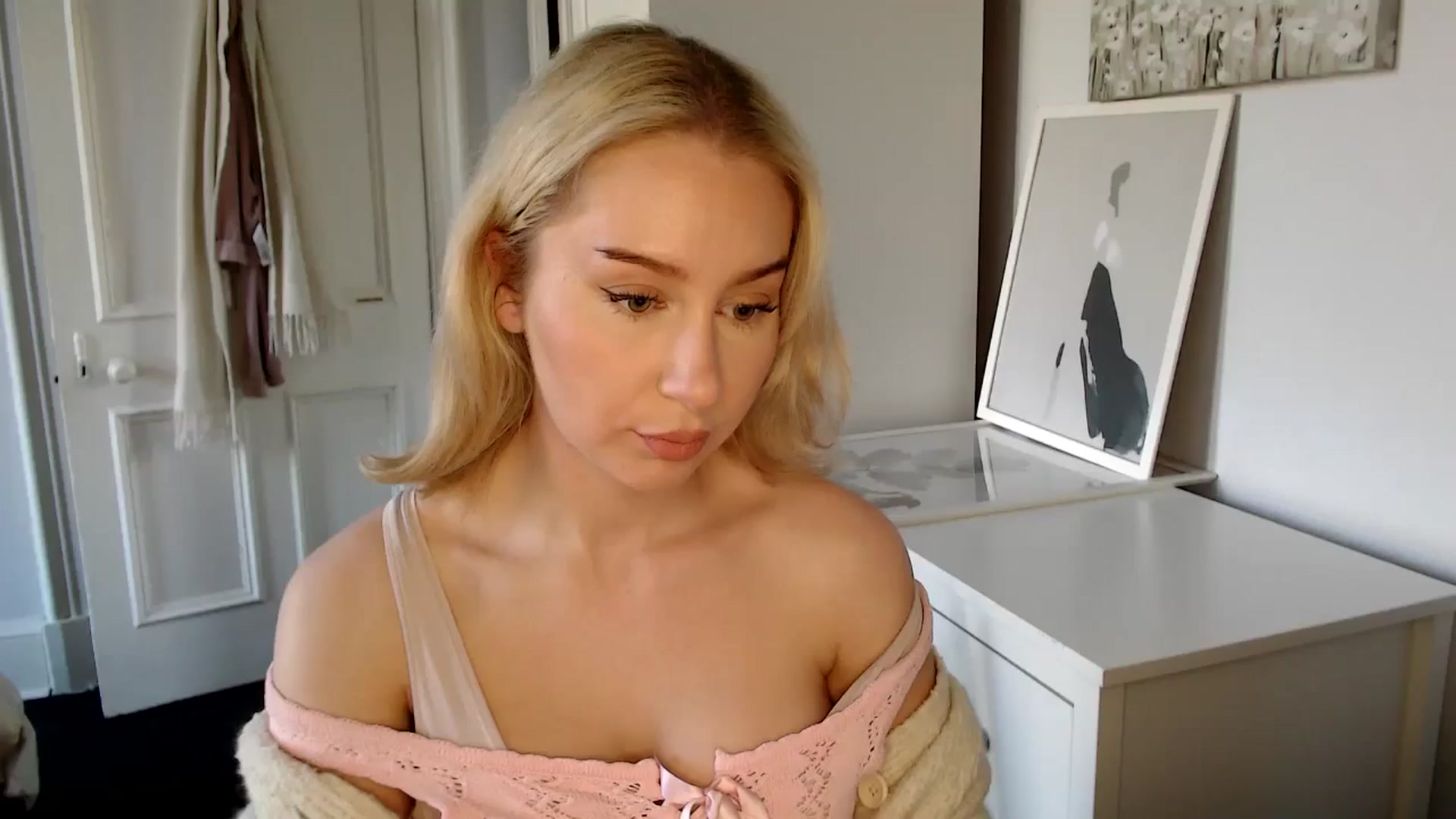 Gallery image thumbnail from British_Cutie's myfreecams stream on, 04/03/2025, 16:30 image 1 of 20